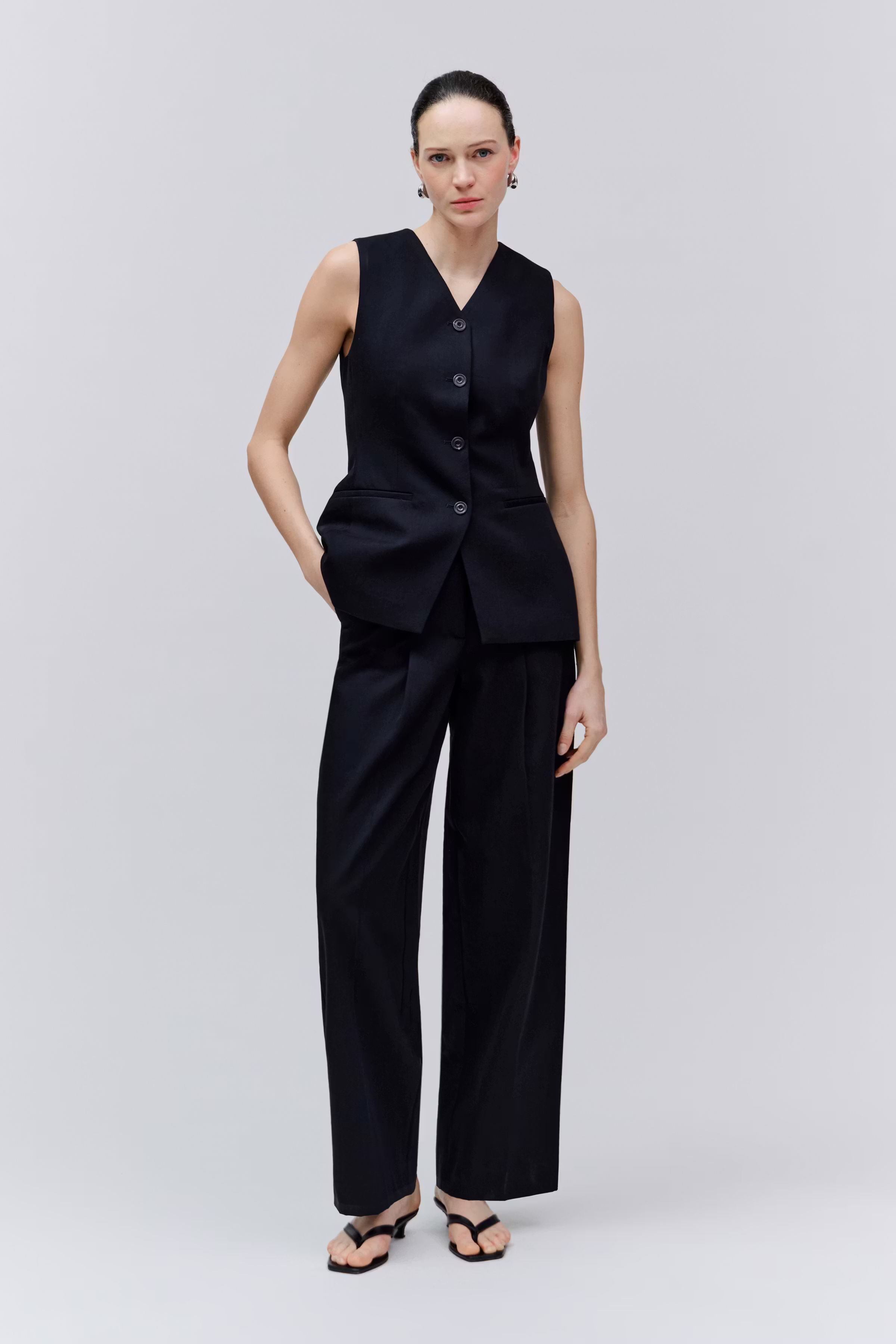 JUNIPER Väst LOOKBOOK FRONT 30600713-BK999