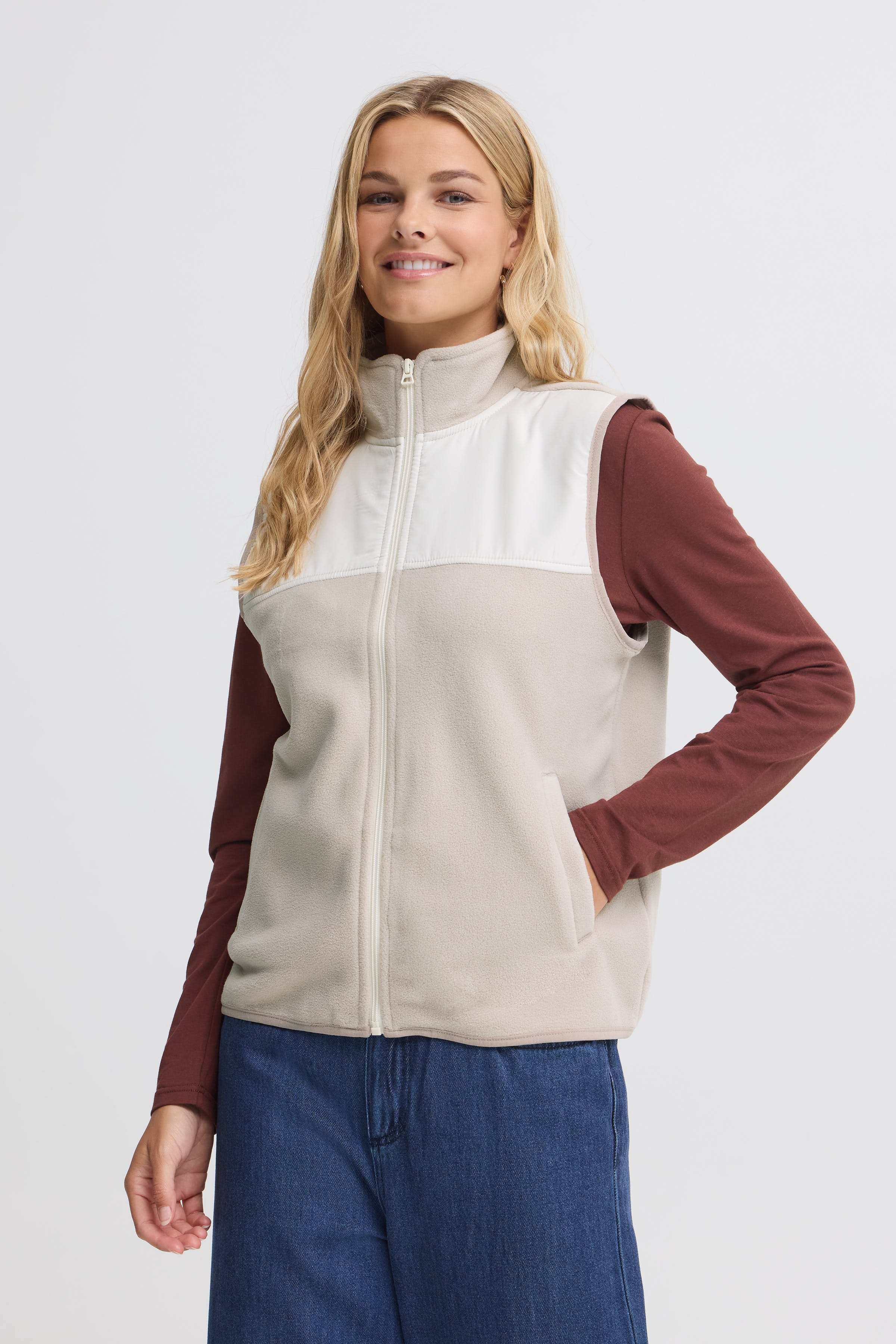 FRFLEA Vest bovenkleding LOOKBOOK FRONT 20618216-161305