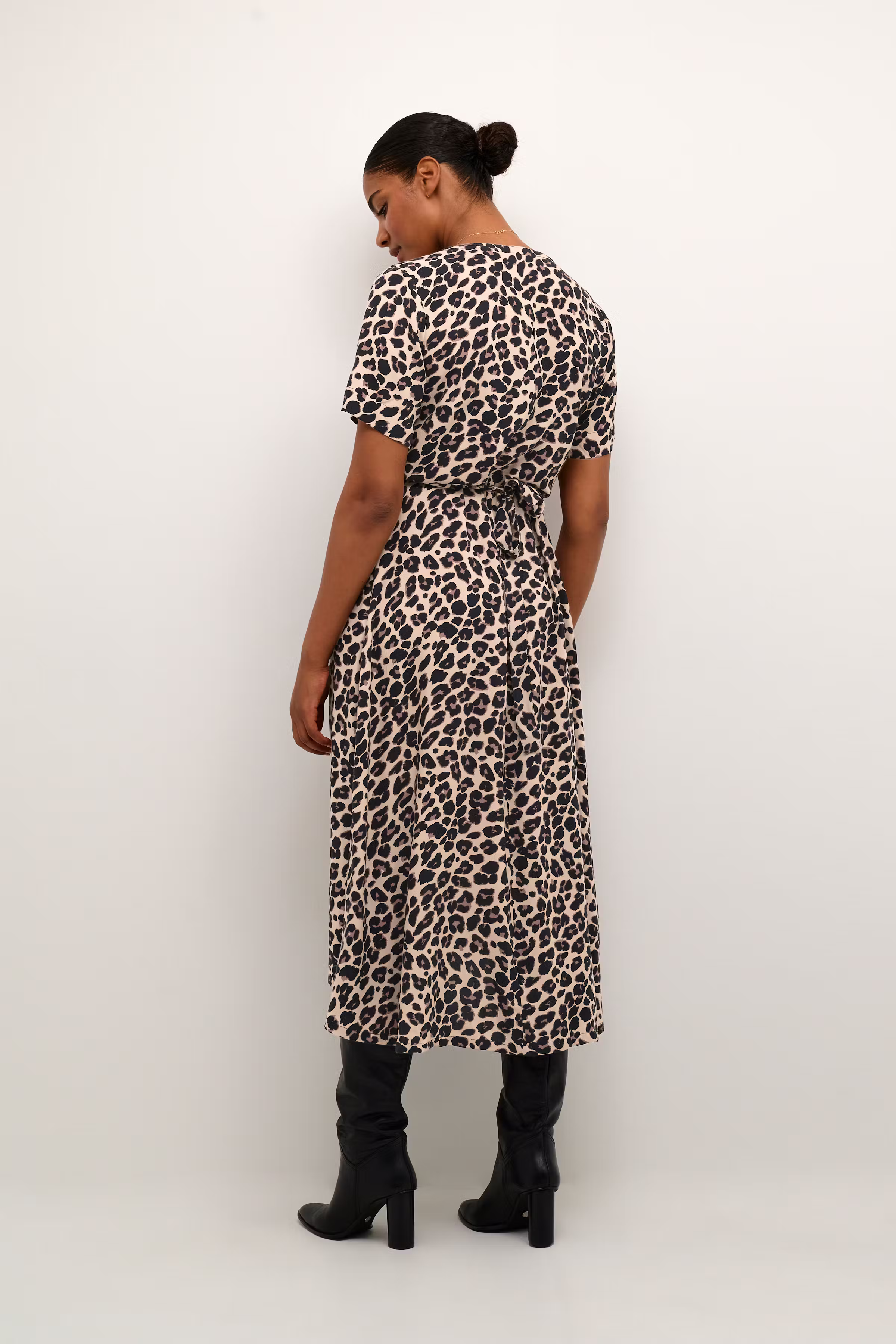 KAmarta Klänning LOOKBOOK BACK 10507715-104451