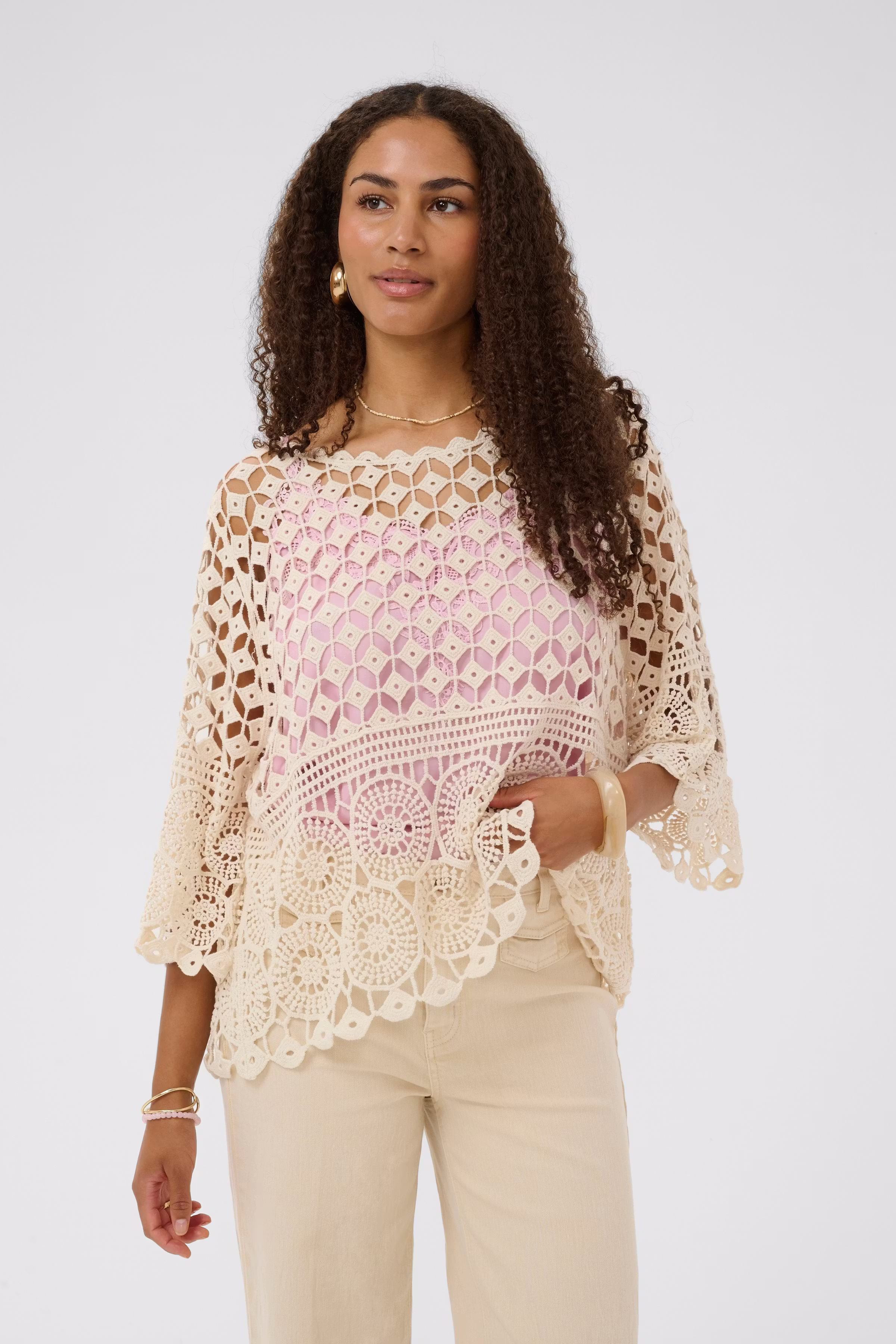 CRGina Poncho LOOKBOOK FRONT 10614908-130003