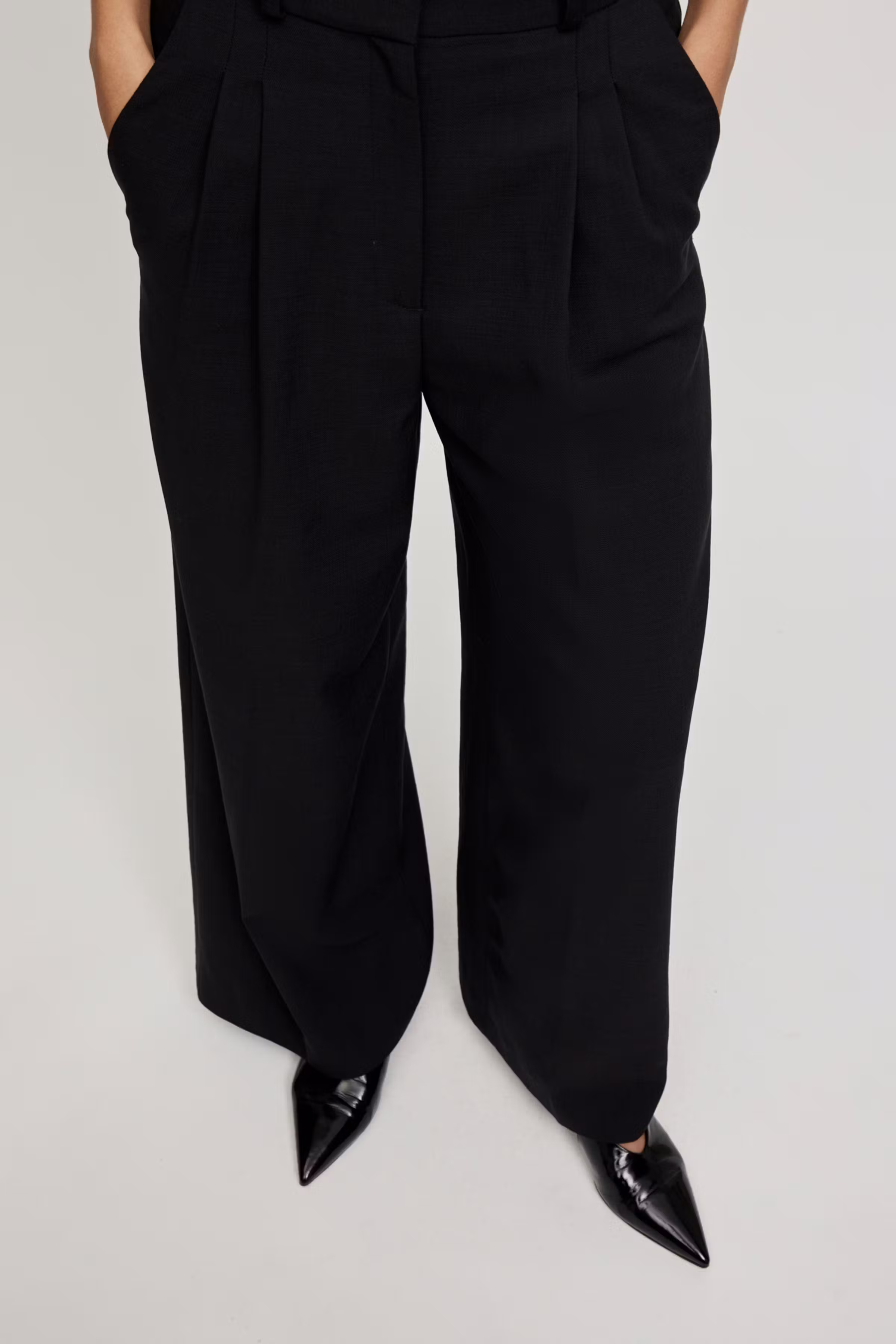 PRESCILLIA Trousers LOOKBOOK FRONT 30600616-BK999