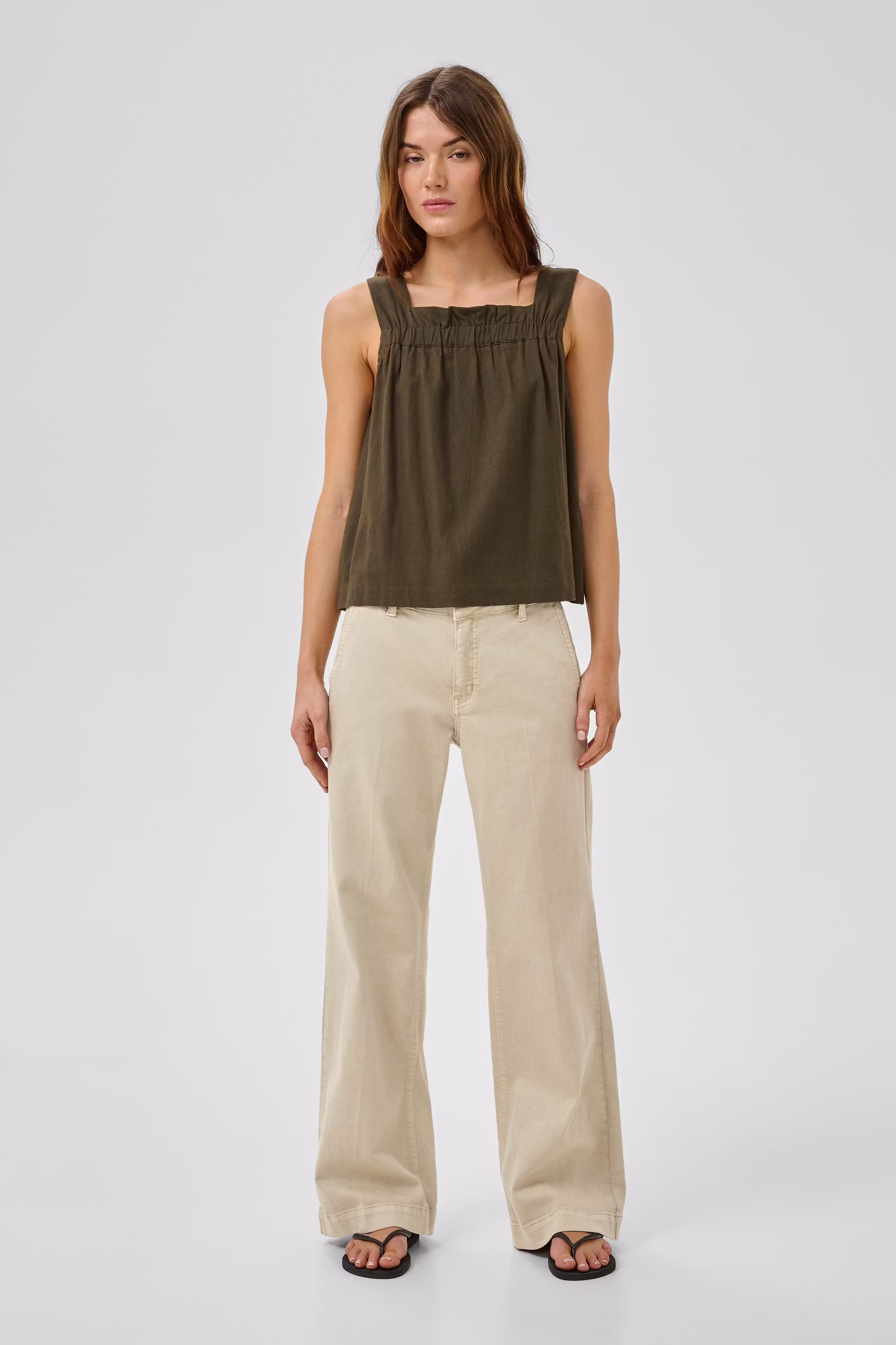 LaraMW Hose LOOKBOOK FRONT 10705225-130401