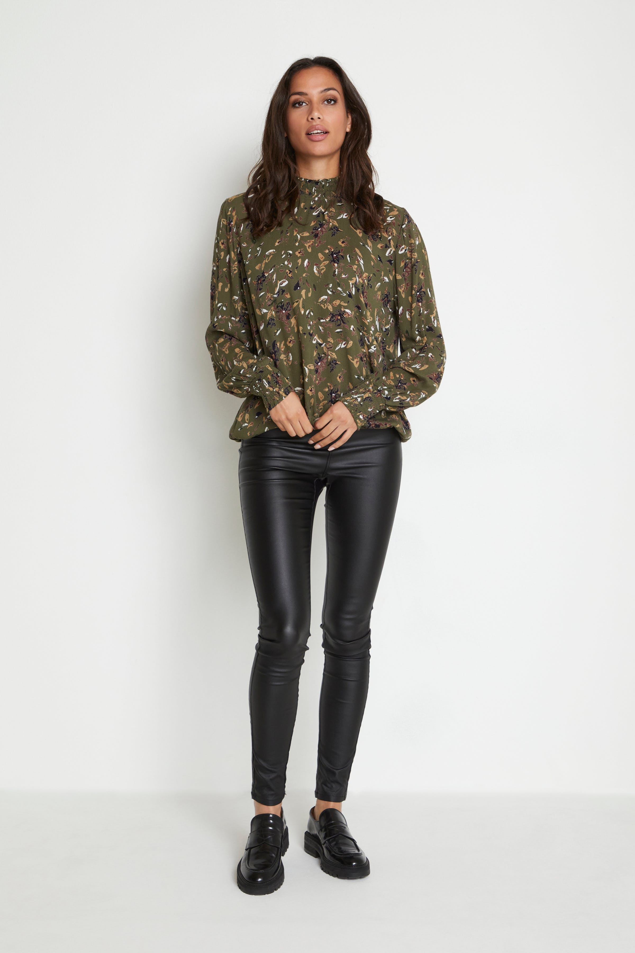 KAfay Bluse LOOKBOOK FRONT 10506186-102798