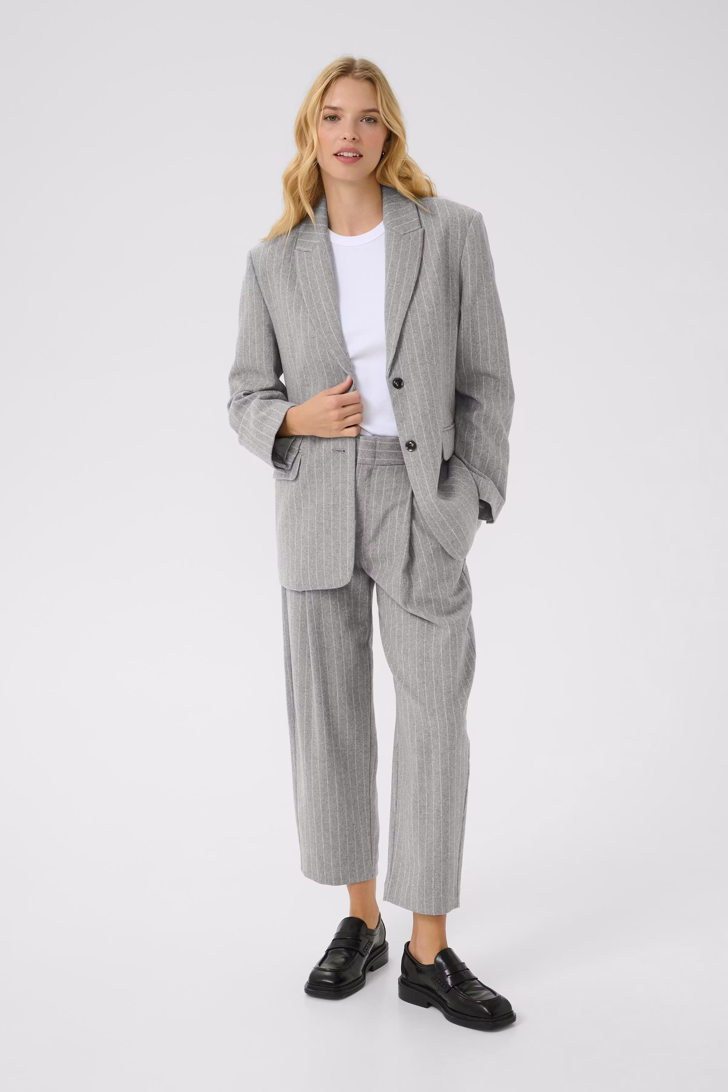 SomayaPW Blazer LOOKBOOK FRONT 30310042-304319