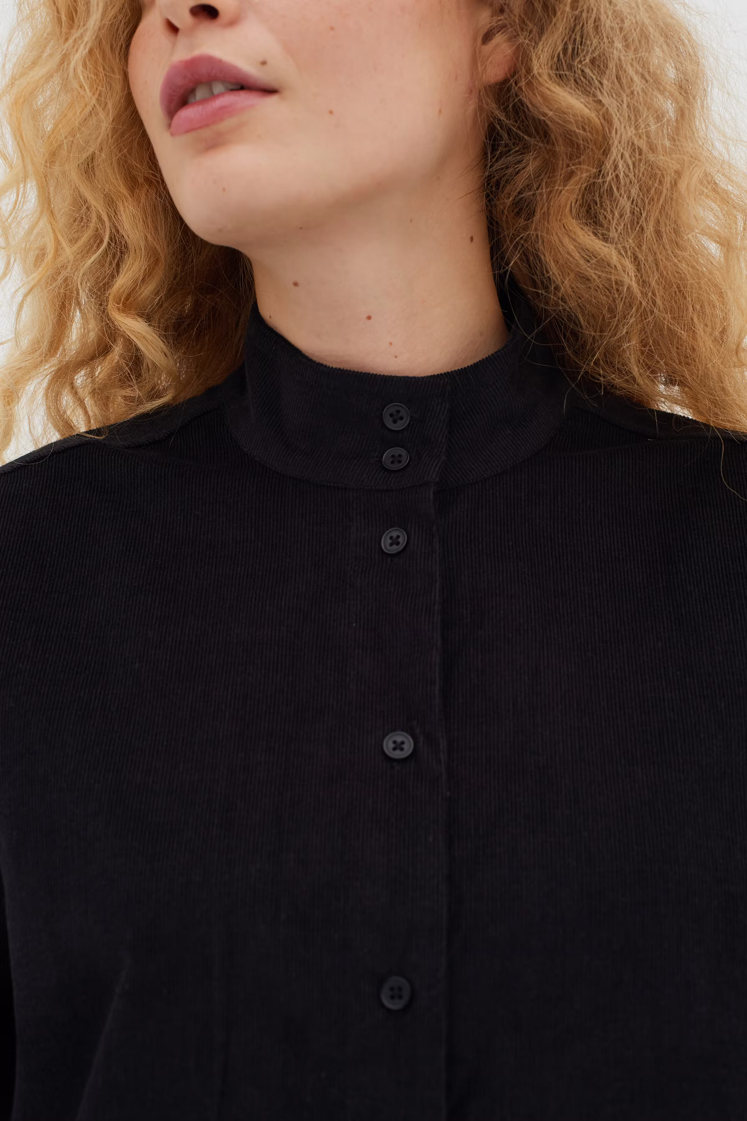 CarmenIW Velvet Shirt LOOKBOOK DETAIL 30108961-194008