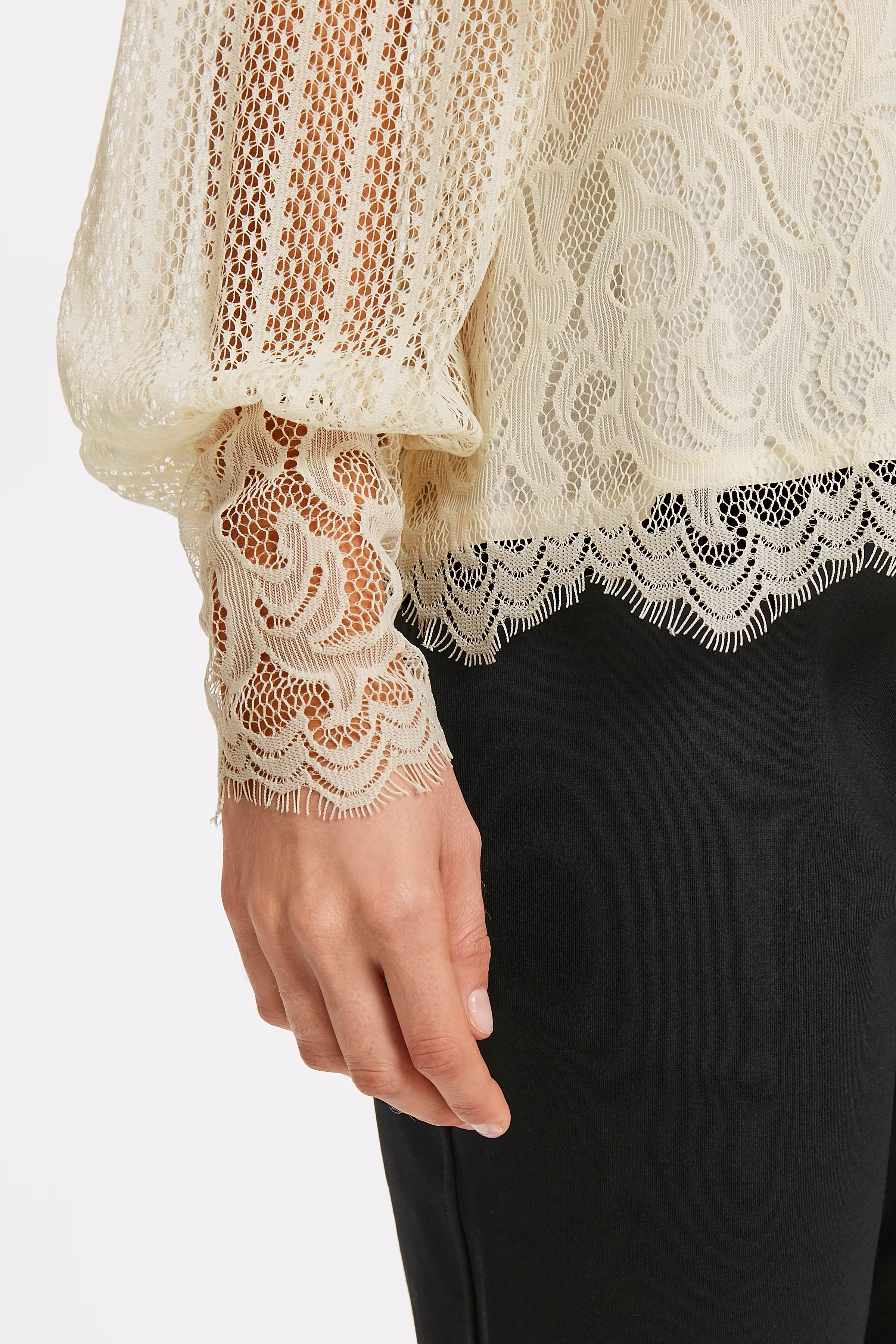 Långärmad blus LOOKBOOK DETAIL 30303603-33013