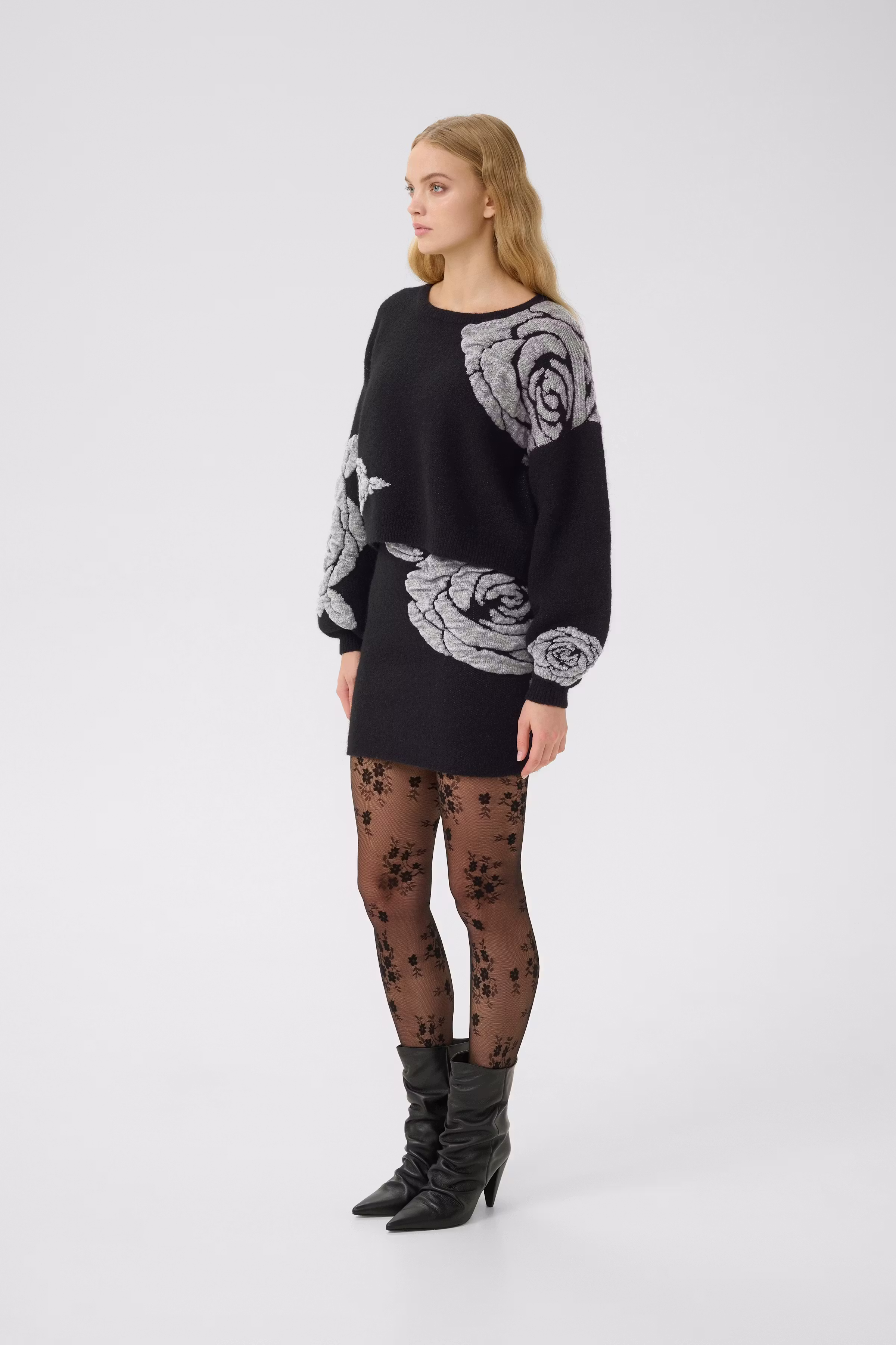 GZrosaly Pullover LOOKBOOK FRONT 10910594-100017