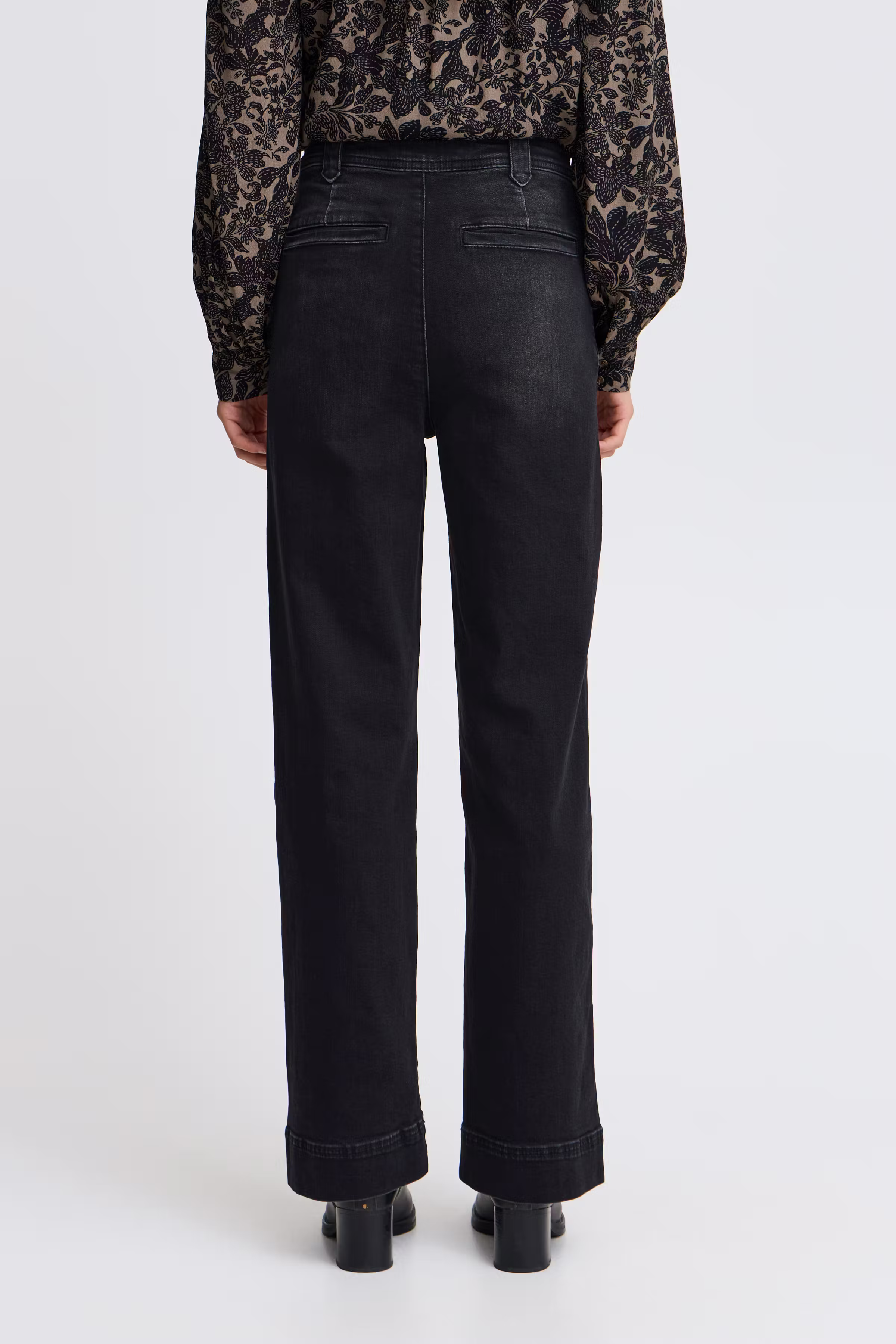 IRELOI Jeans LOOKBOOK BACK 20117948-204631