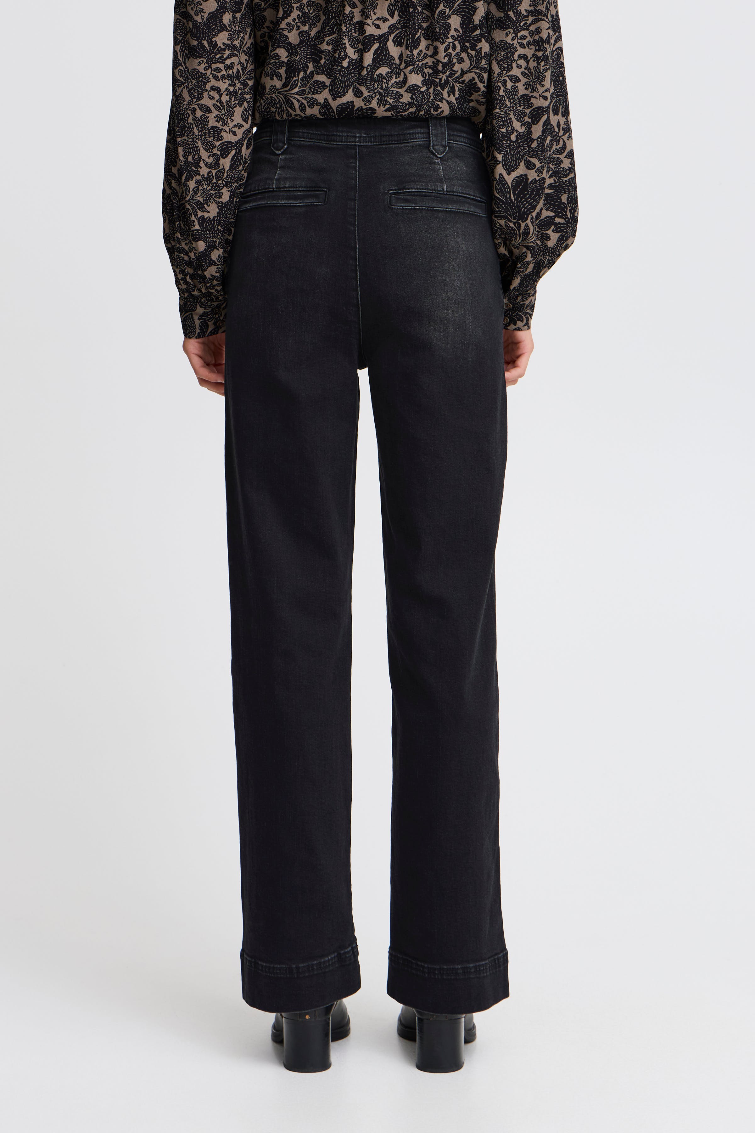 IRELOI Jeans LOOKBOOK BACK 20117948-204631