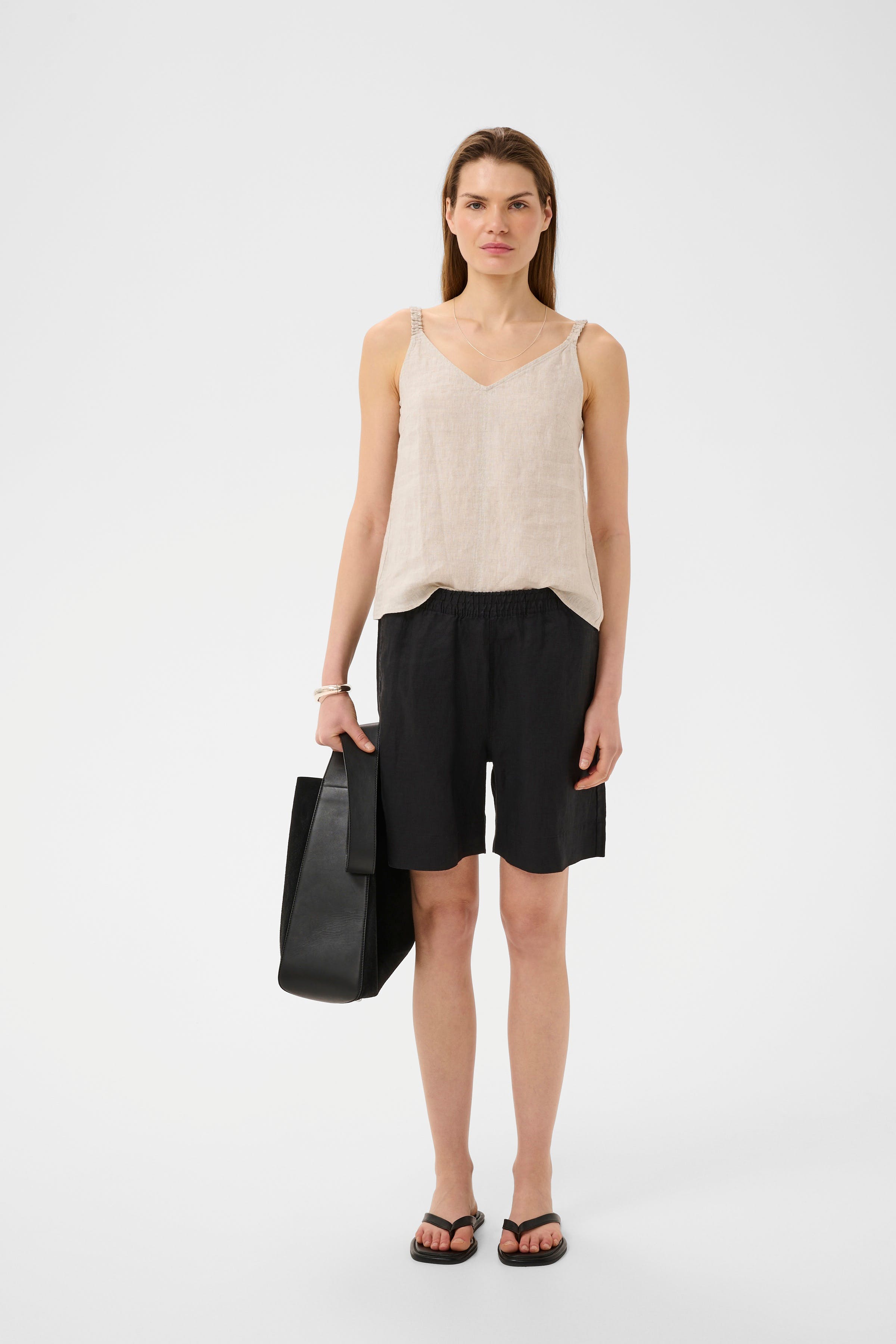 ELINORIW Linne Shorts LOOKBOOK FRONT 30112545-194008