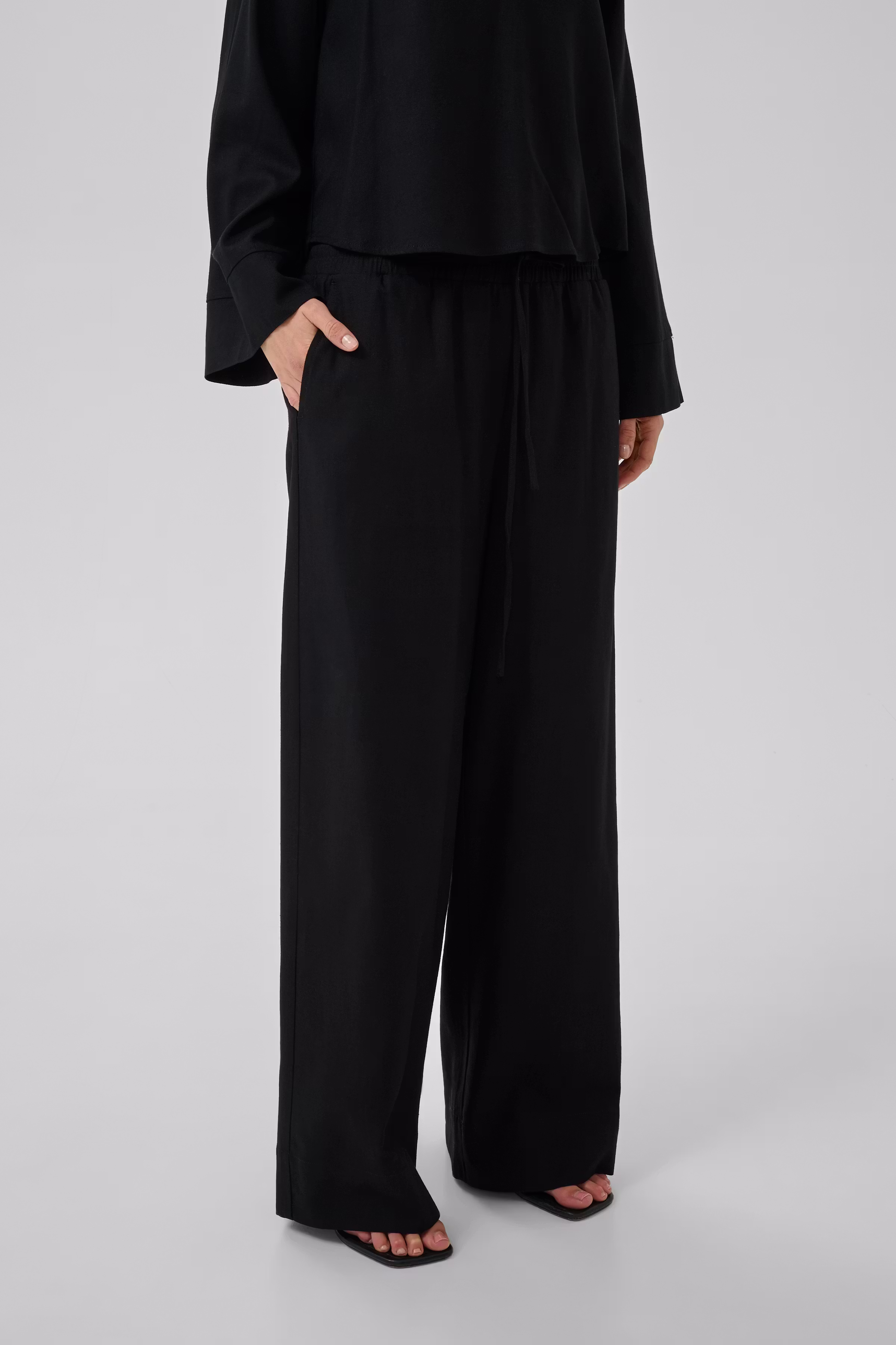 DiasMW Linen Trousers LOOKBOOK FRONT 10704701-100031