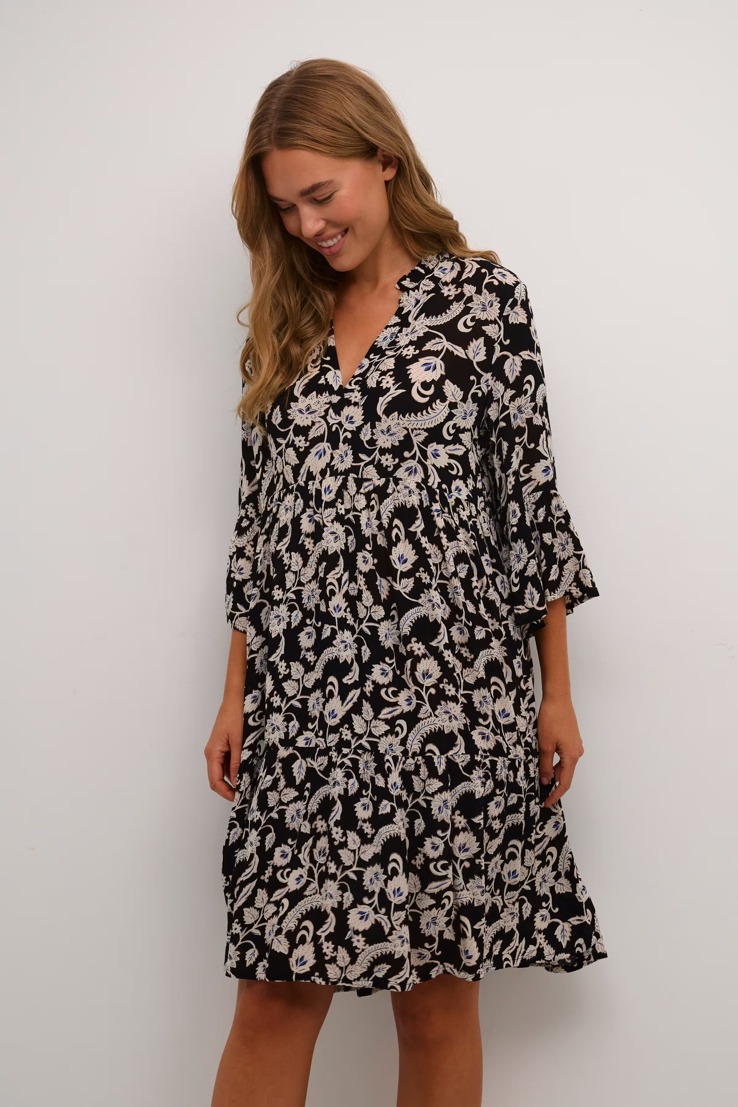 KAhera Dress LOOKBOOK FRONT 10508259-105671