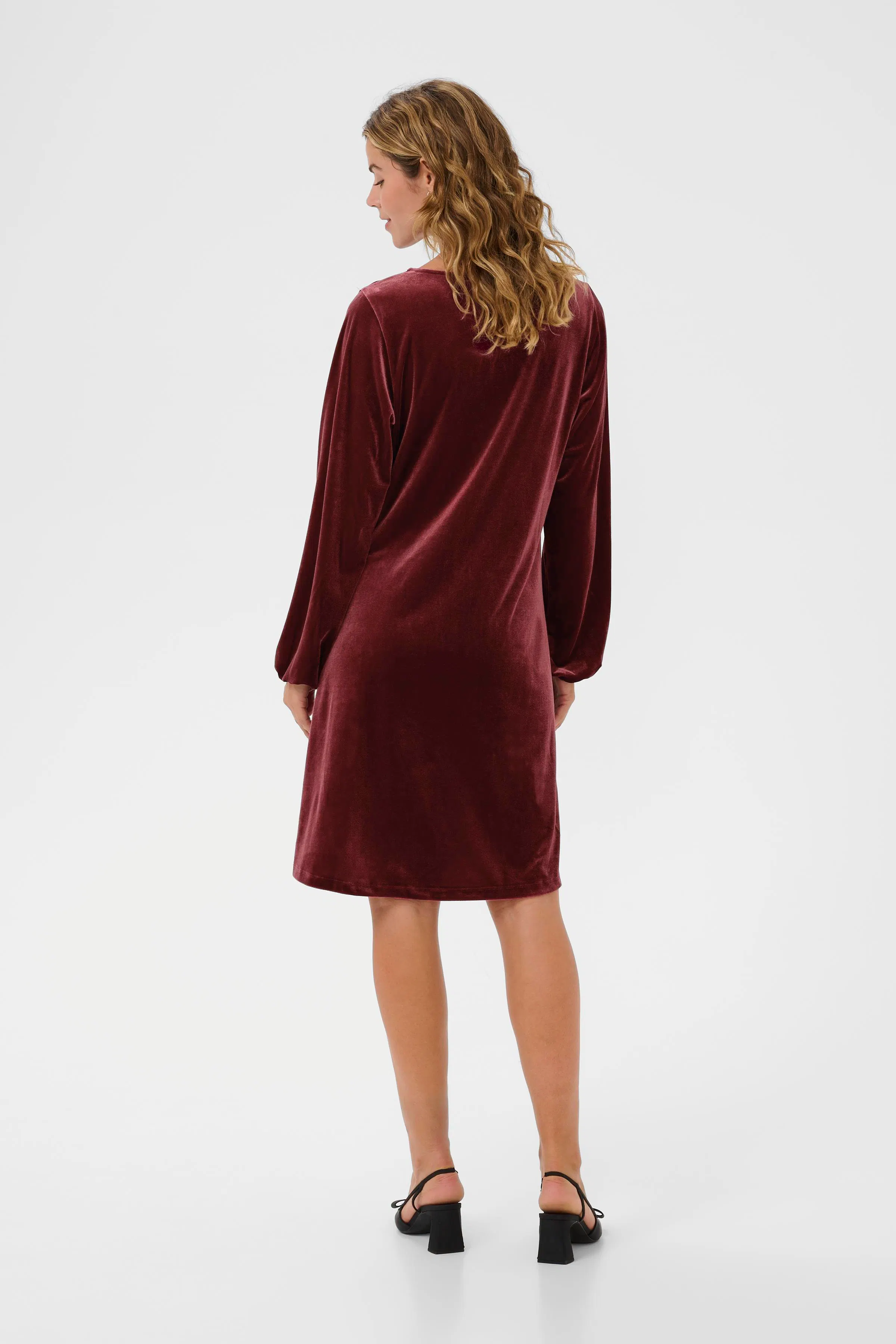 CRFrosty Velvet Dress LOOKBOOK BACK 10614448-191522