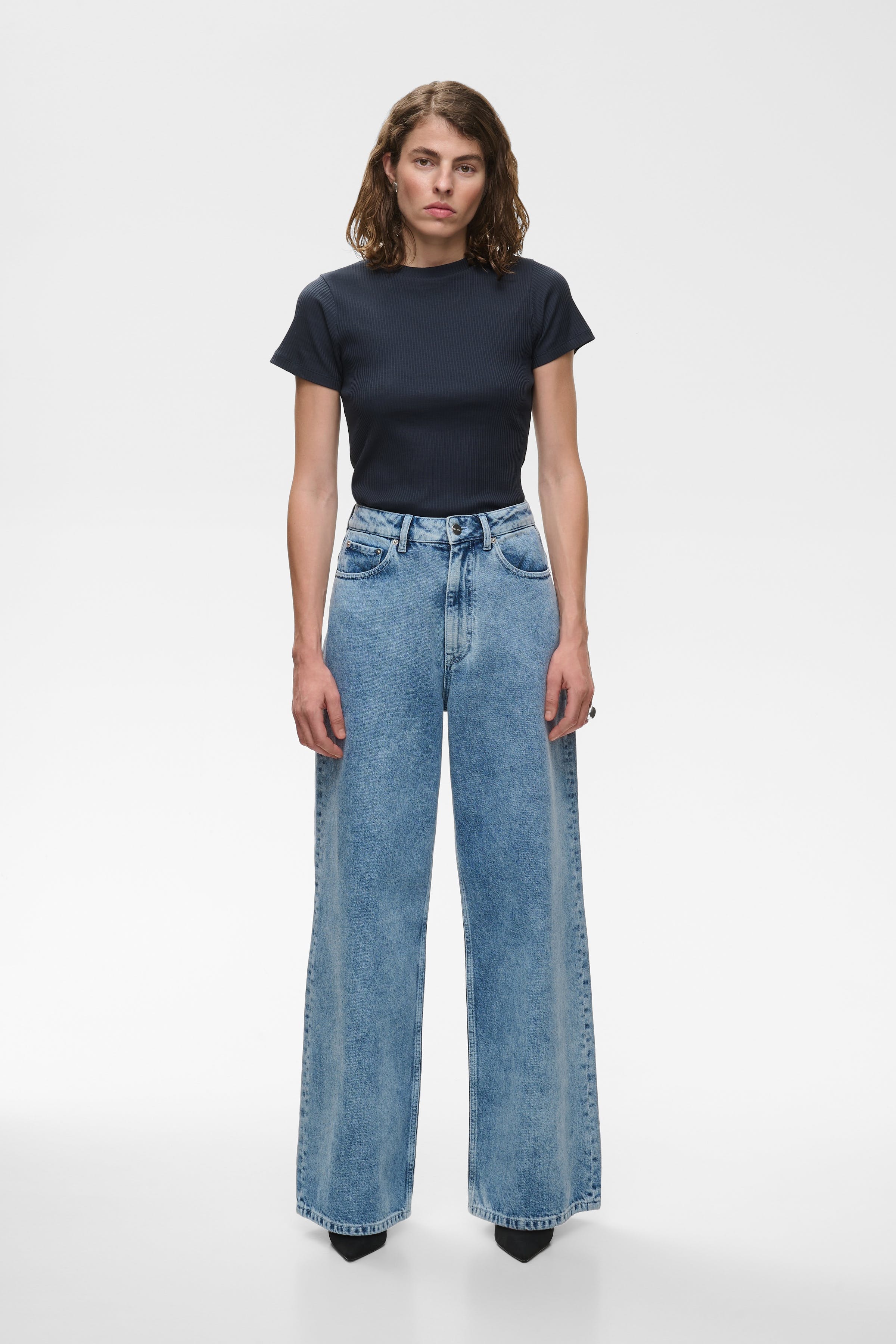IOFeliciana T-shirt LOOKBOOK FRONT 30600084-BL862