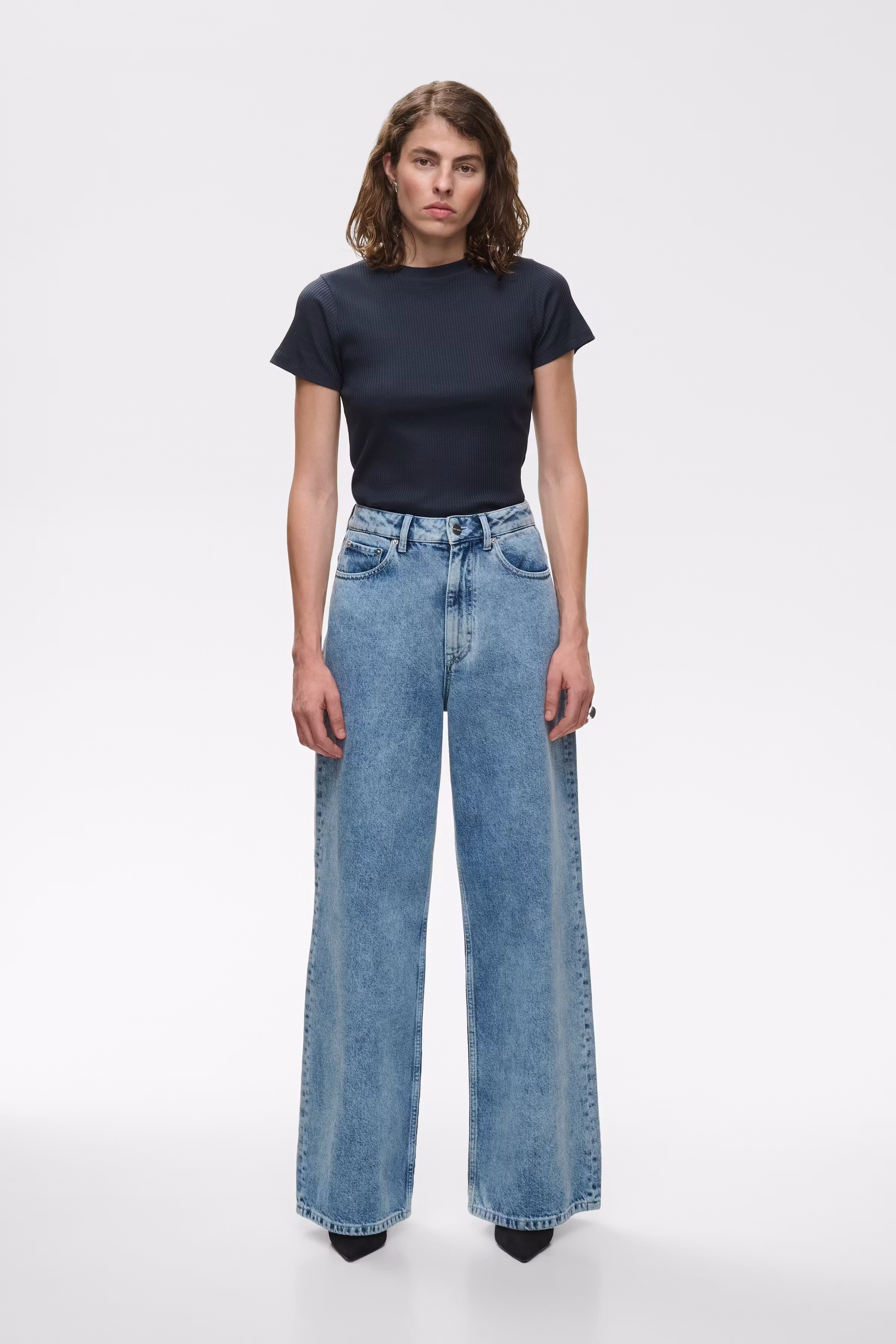 IOFeliciana T-shirt LOOKBOOK FRONT 30600084-BL862