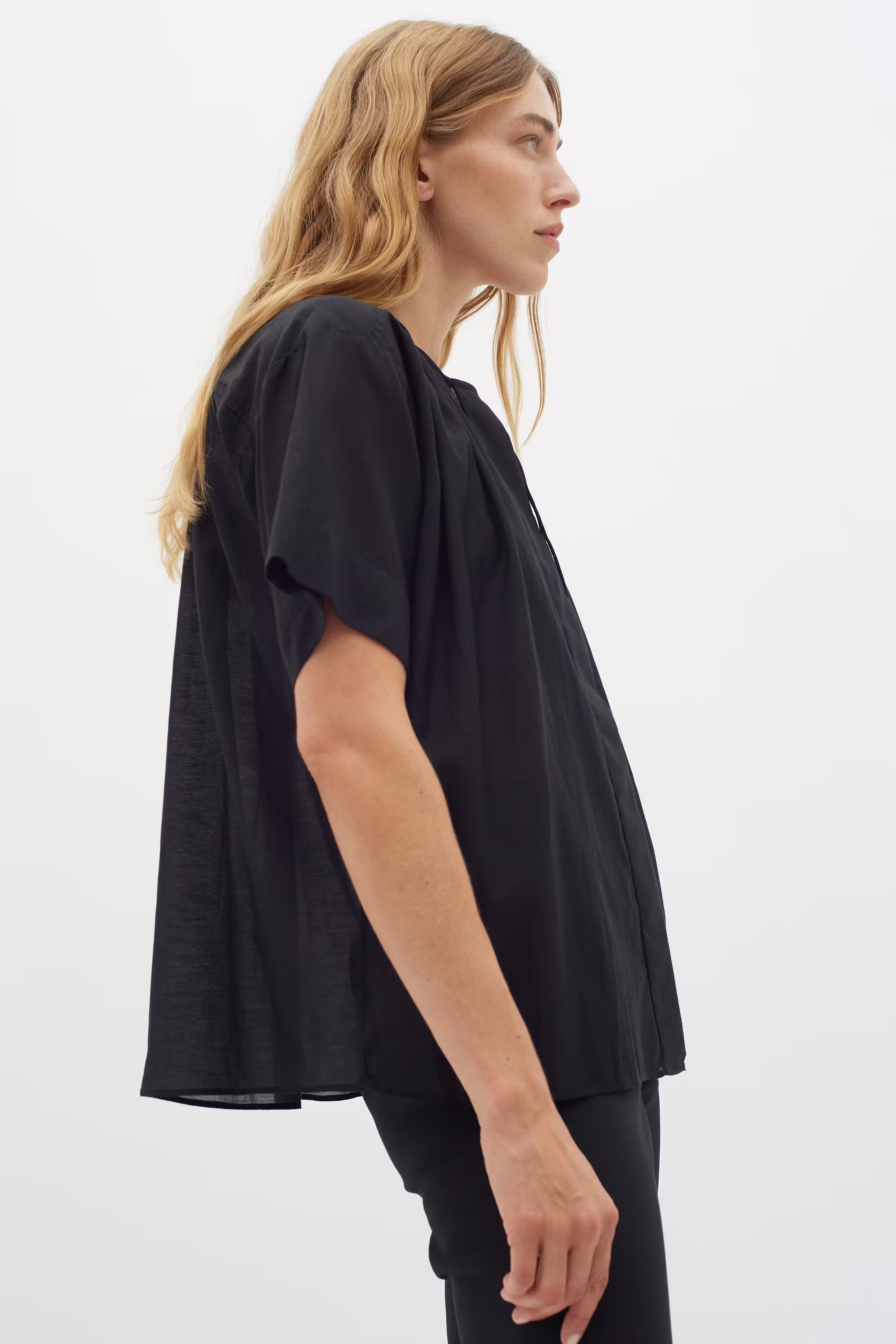 BalwinaIW Shirt LOOKBOOK FRONT 30109441-194008