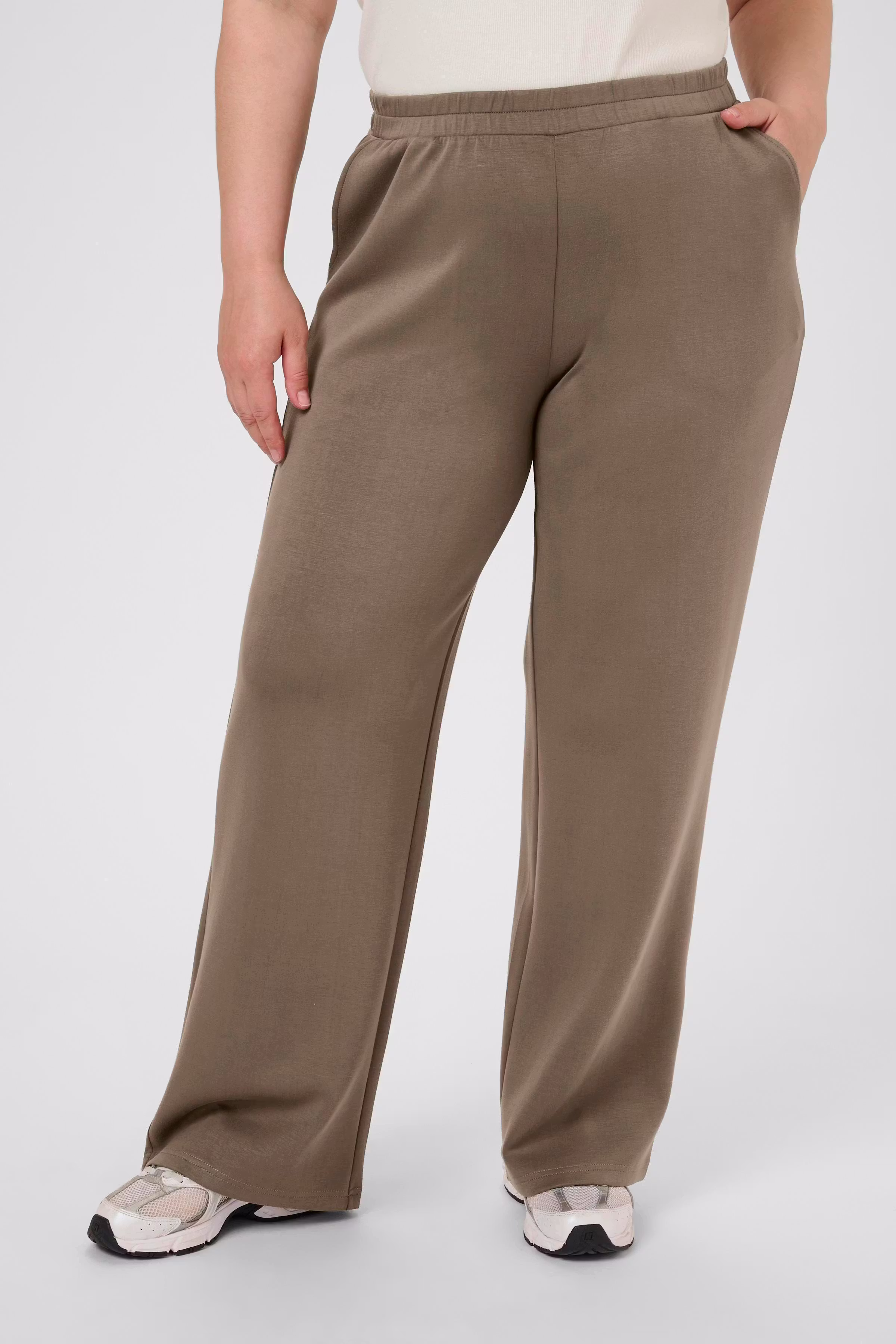 KCannita Trousers LOOKBOOK FRONT 10583797-190808