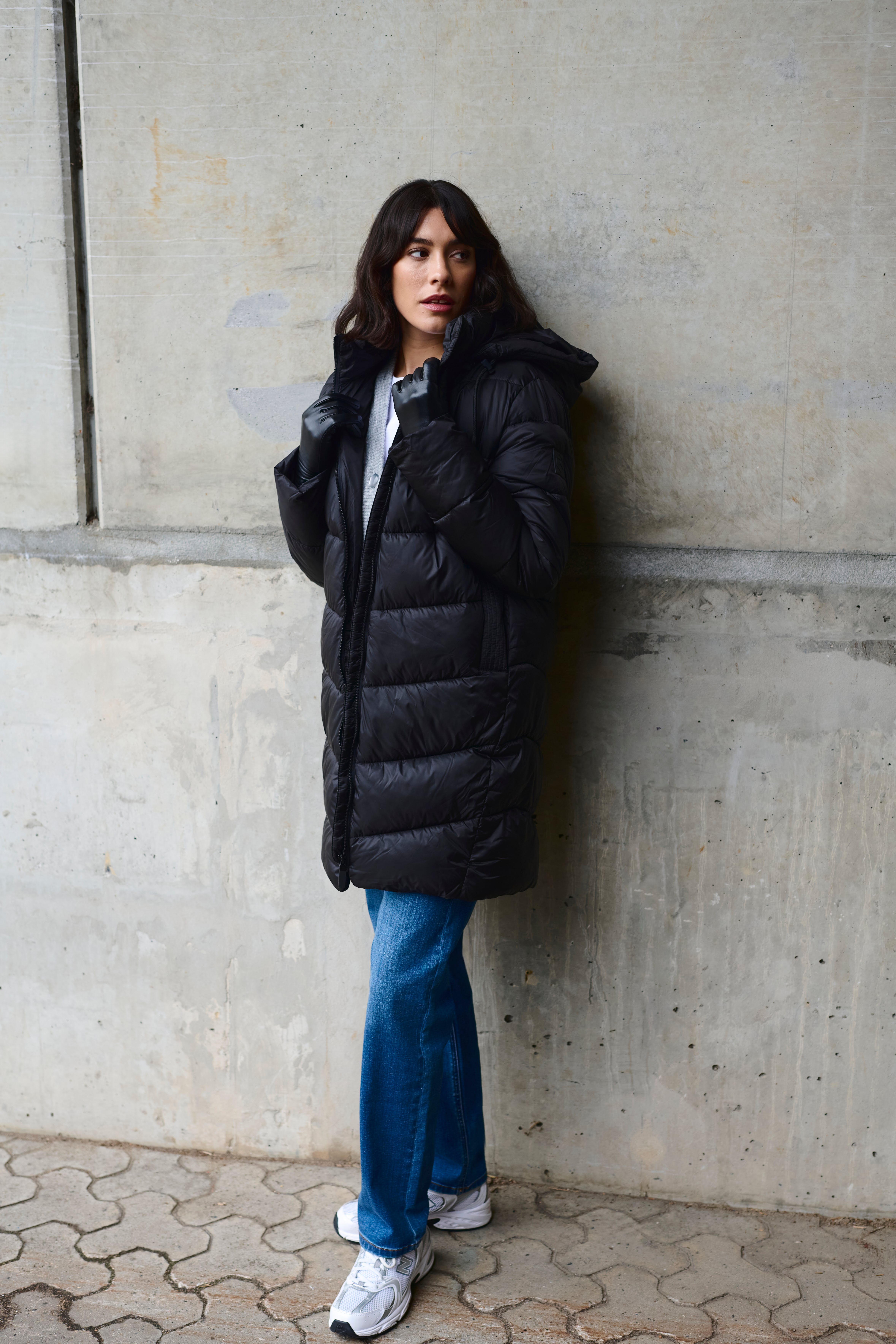 KAsusanne Mantel LOCATION NONE 10508810-100121