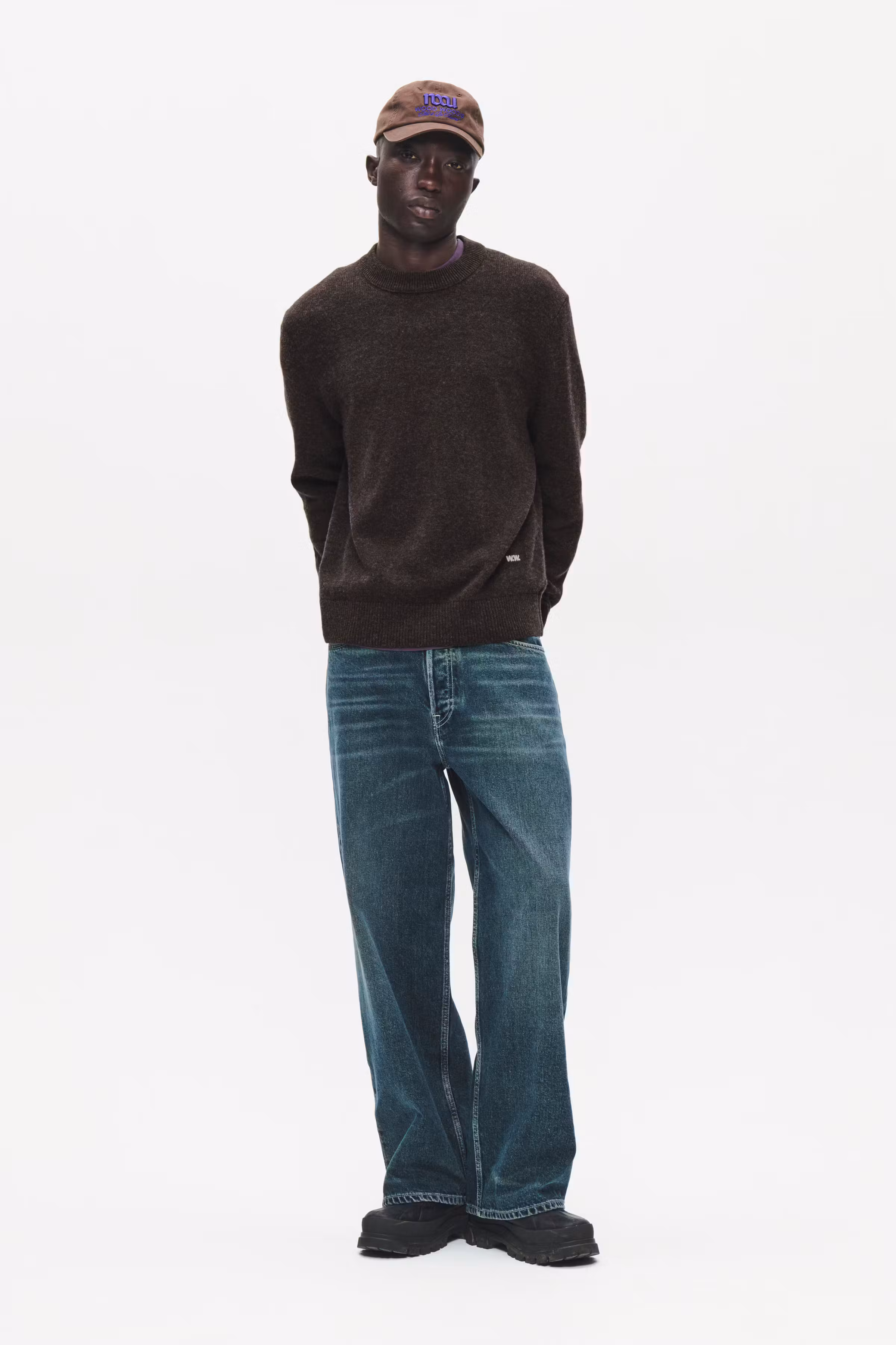 WWlogo Pullover LOOKBOOK FRONT 30252198-190840