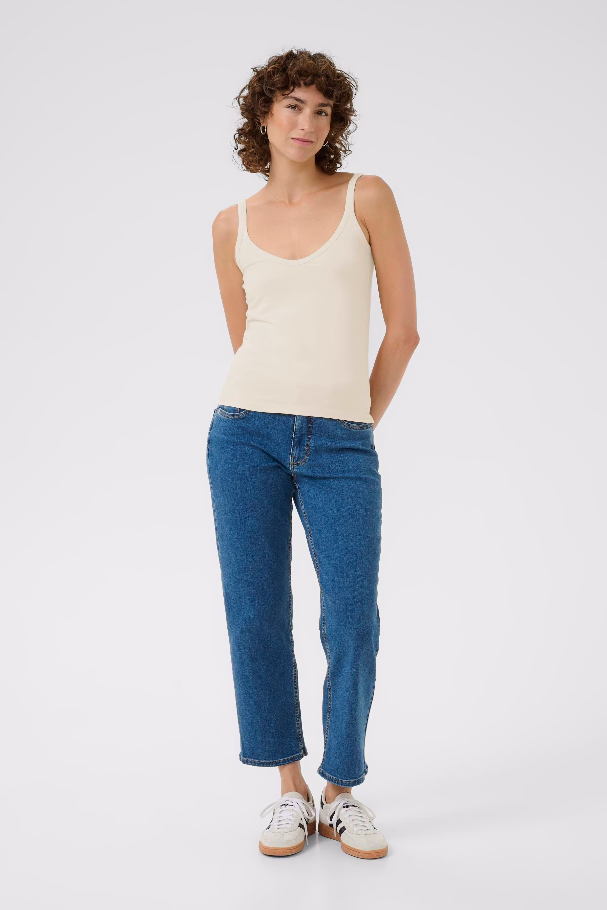 NeliePW Top LOOKBOOK FRONT 30309862-120304