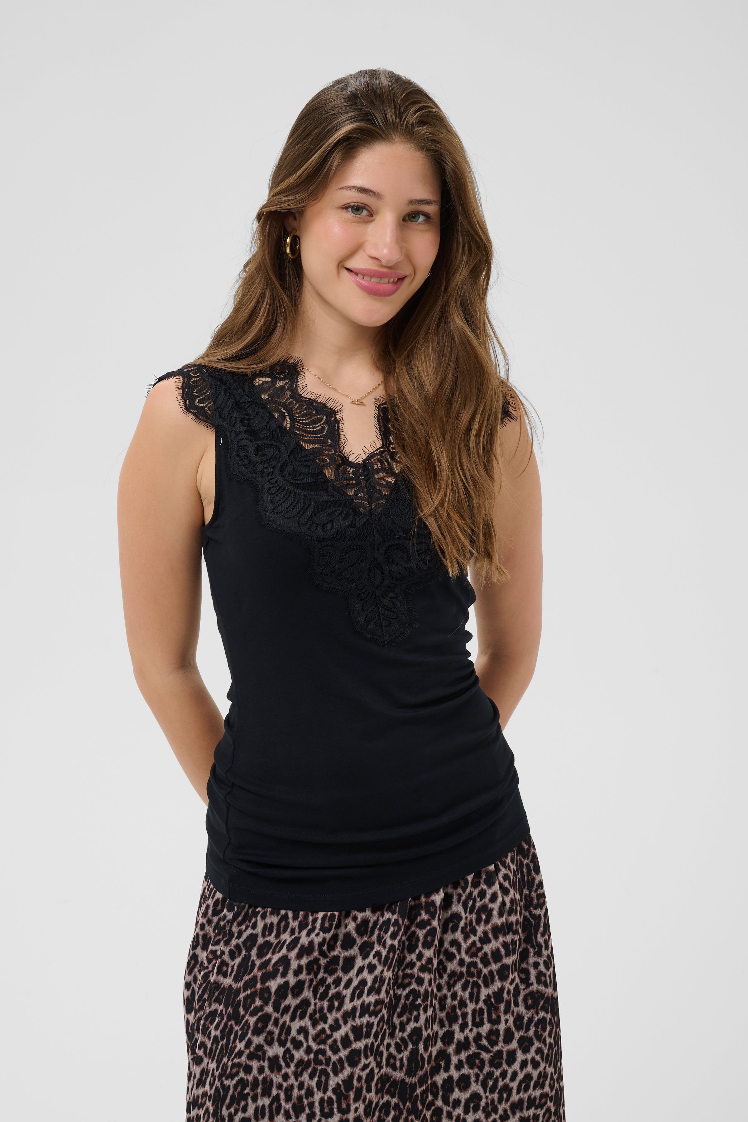 CRJuvia Top LOOKBOOK FRONT 10615786-100120