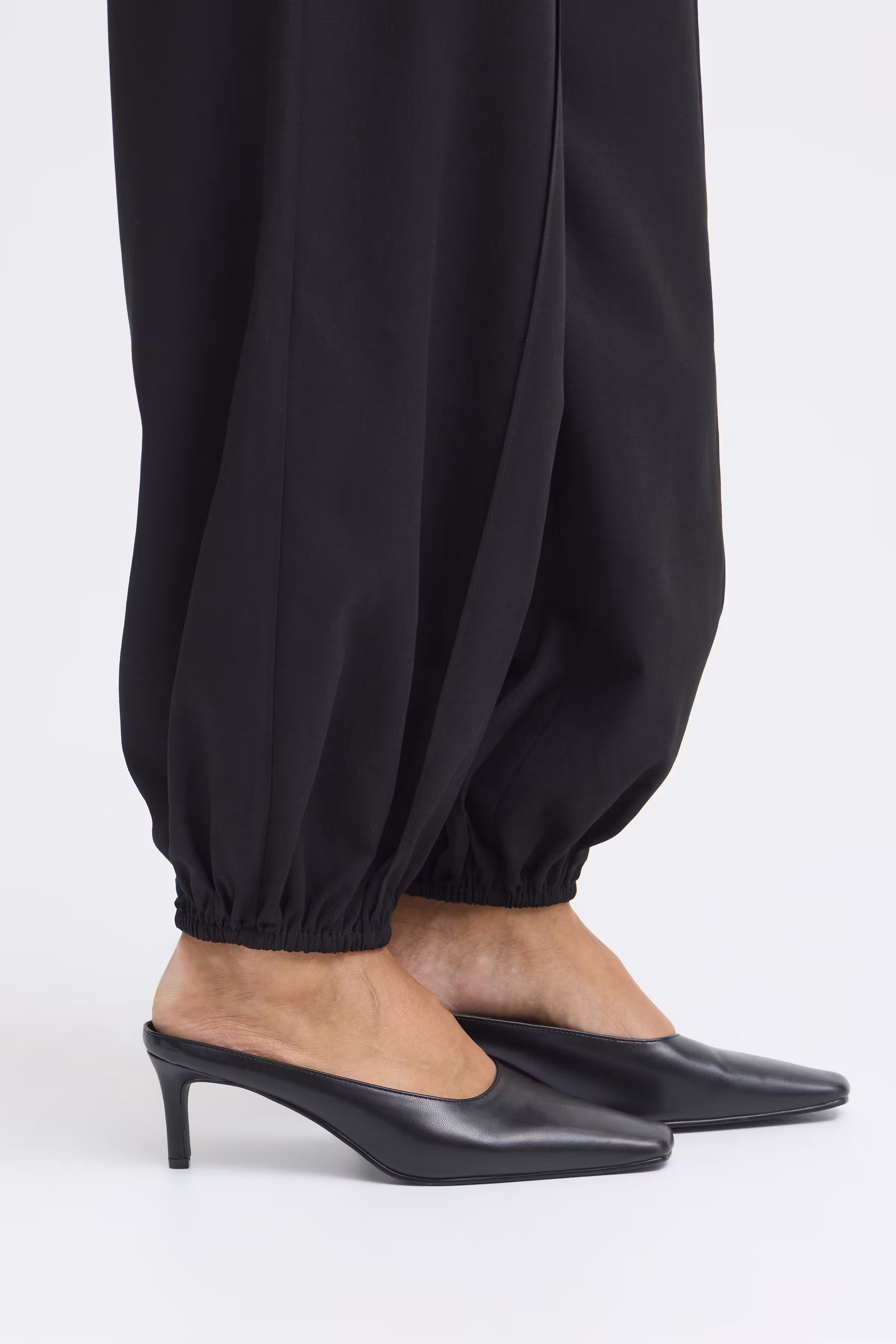 FRNALIA Hose LOOKBOOK DETAIL 20618513-194008