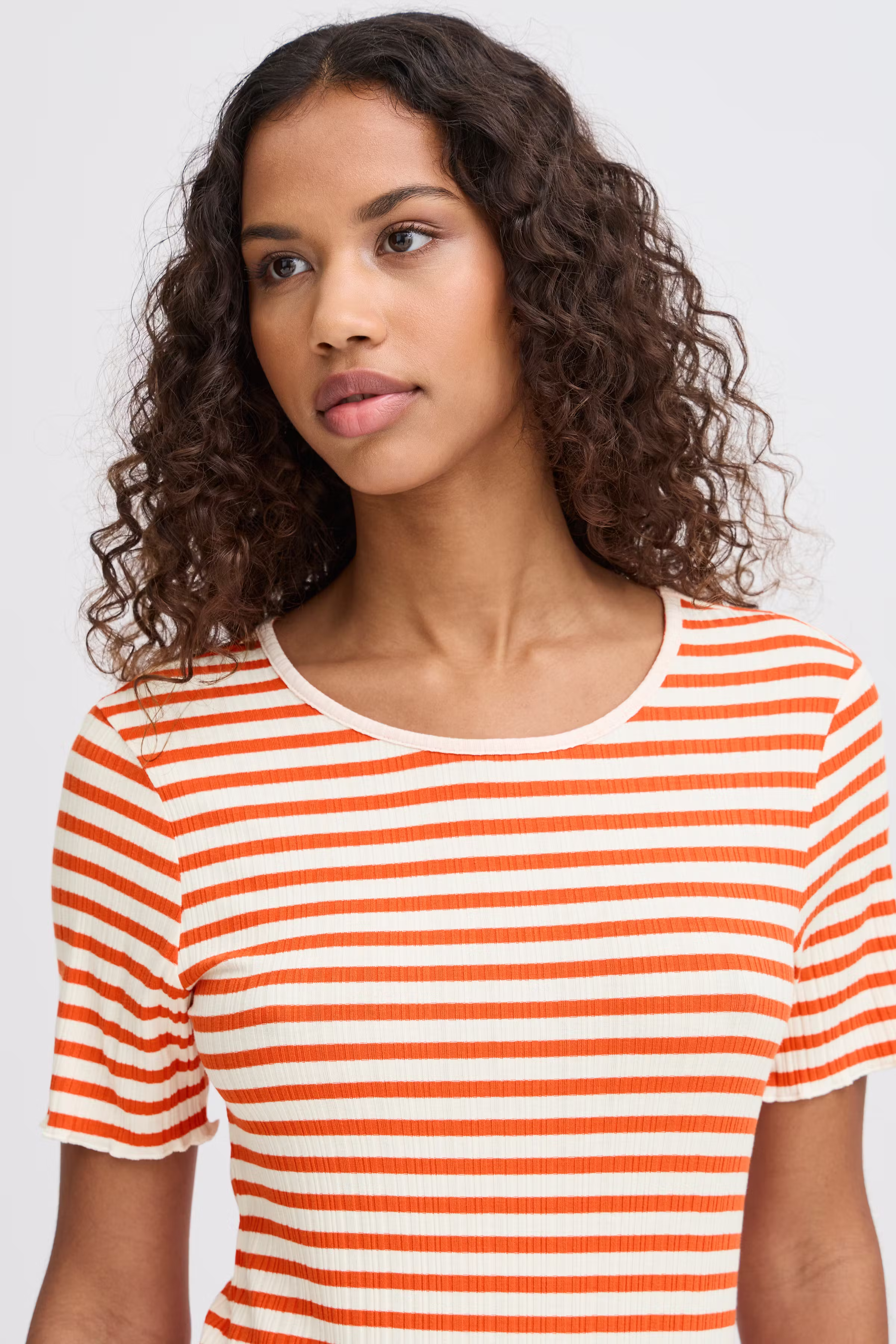 IHCELLA T-shirt LOOKBOOK DETAIL 20122818-204773