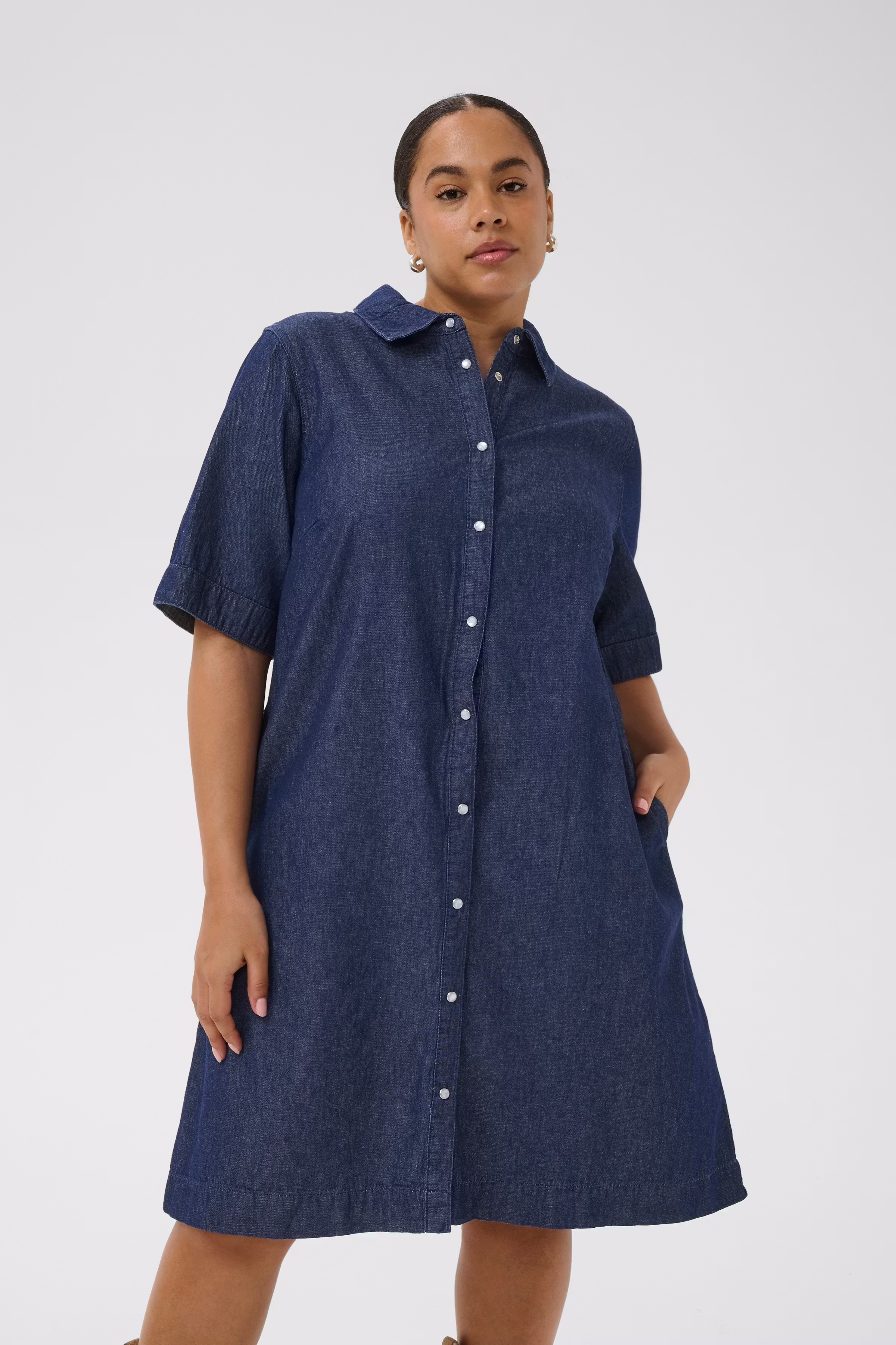 KCjada Kleid LOOKBOOK FRONT 10584173-107709