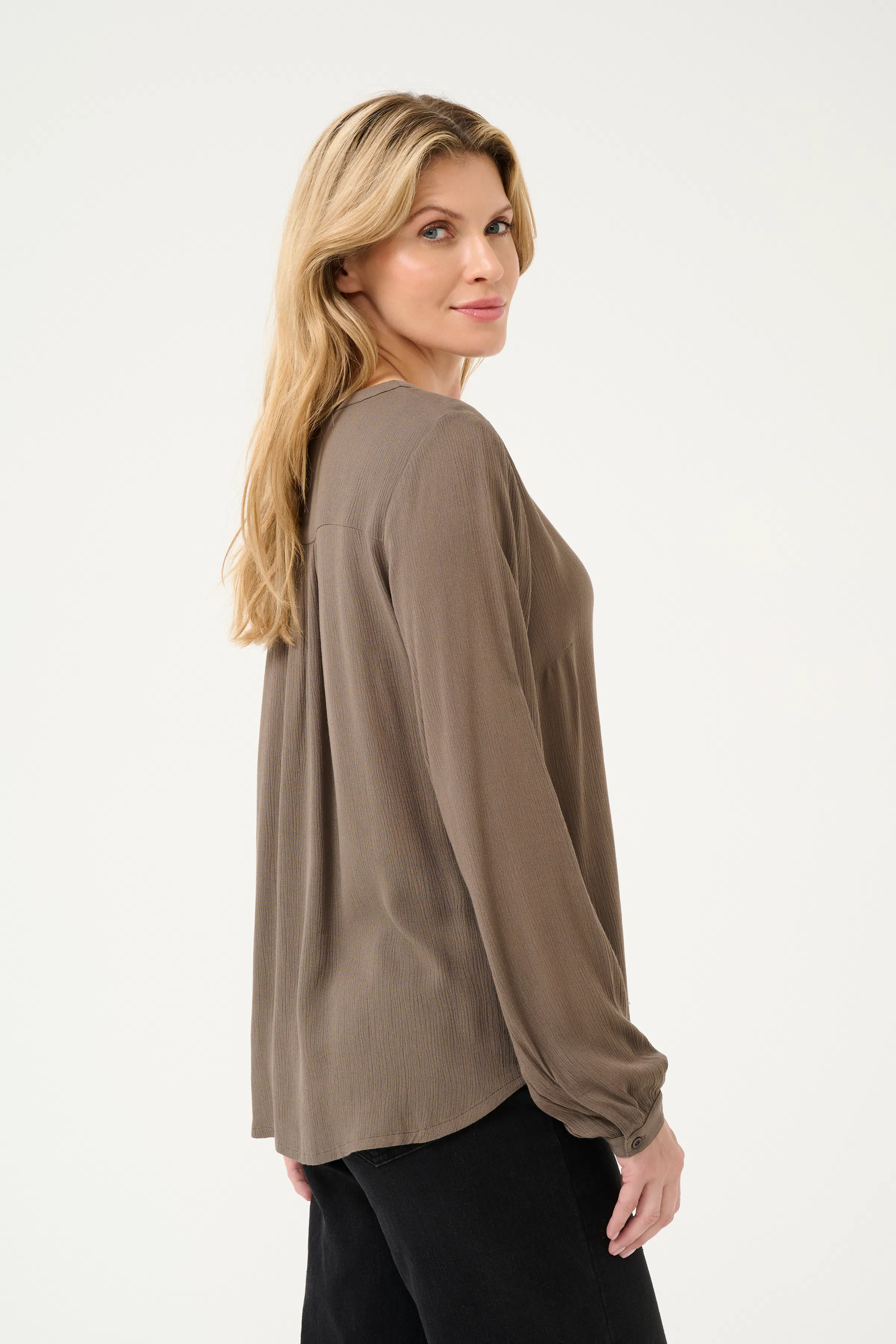 KAamber Bluse LOOKBOOK BACK 501032-190810