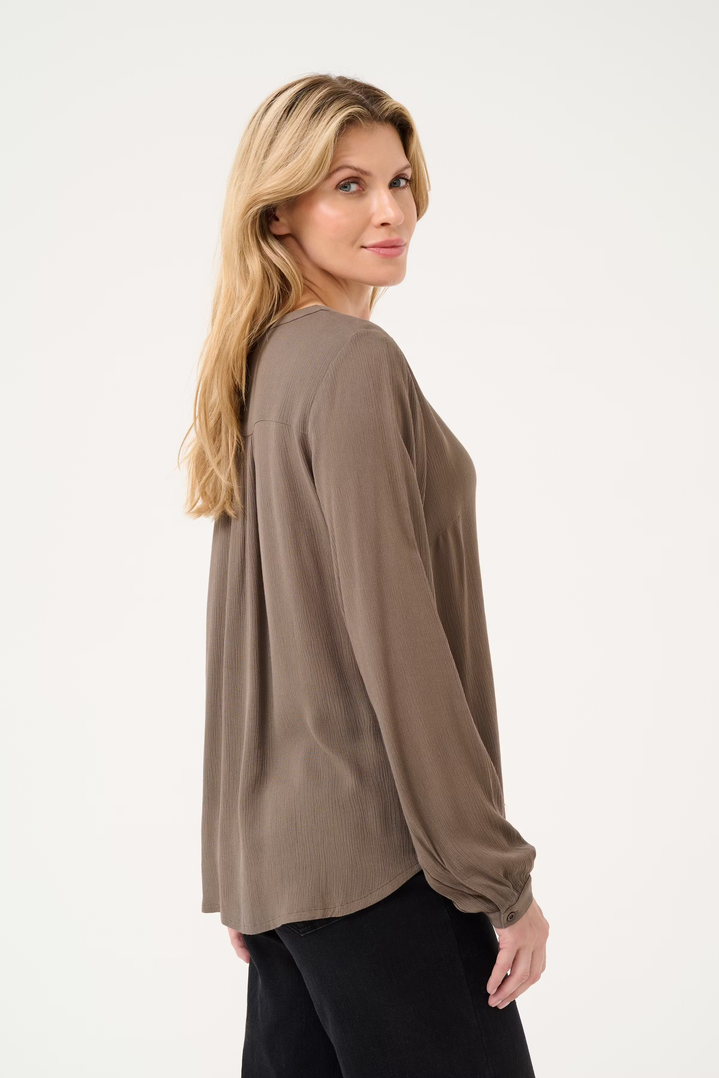 KAamber Blus LOOKBOOK BACK 501032-190810