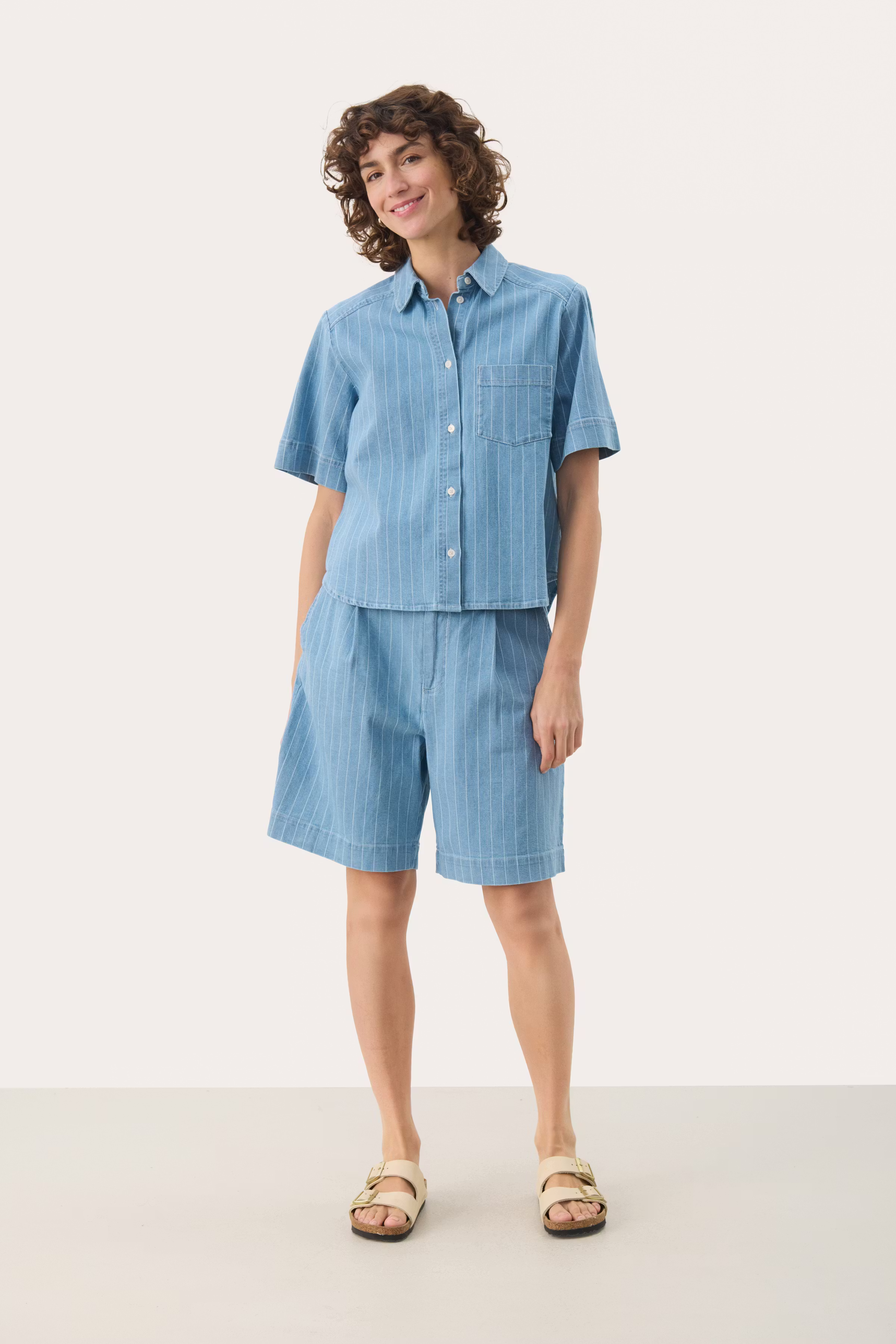 ReginasPW Shorts LOOKBOOK BACK 30310102-304304