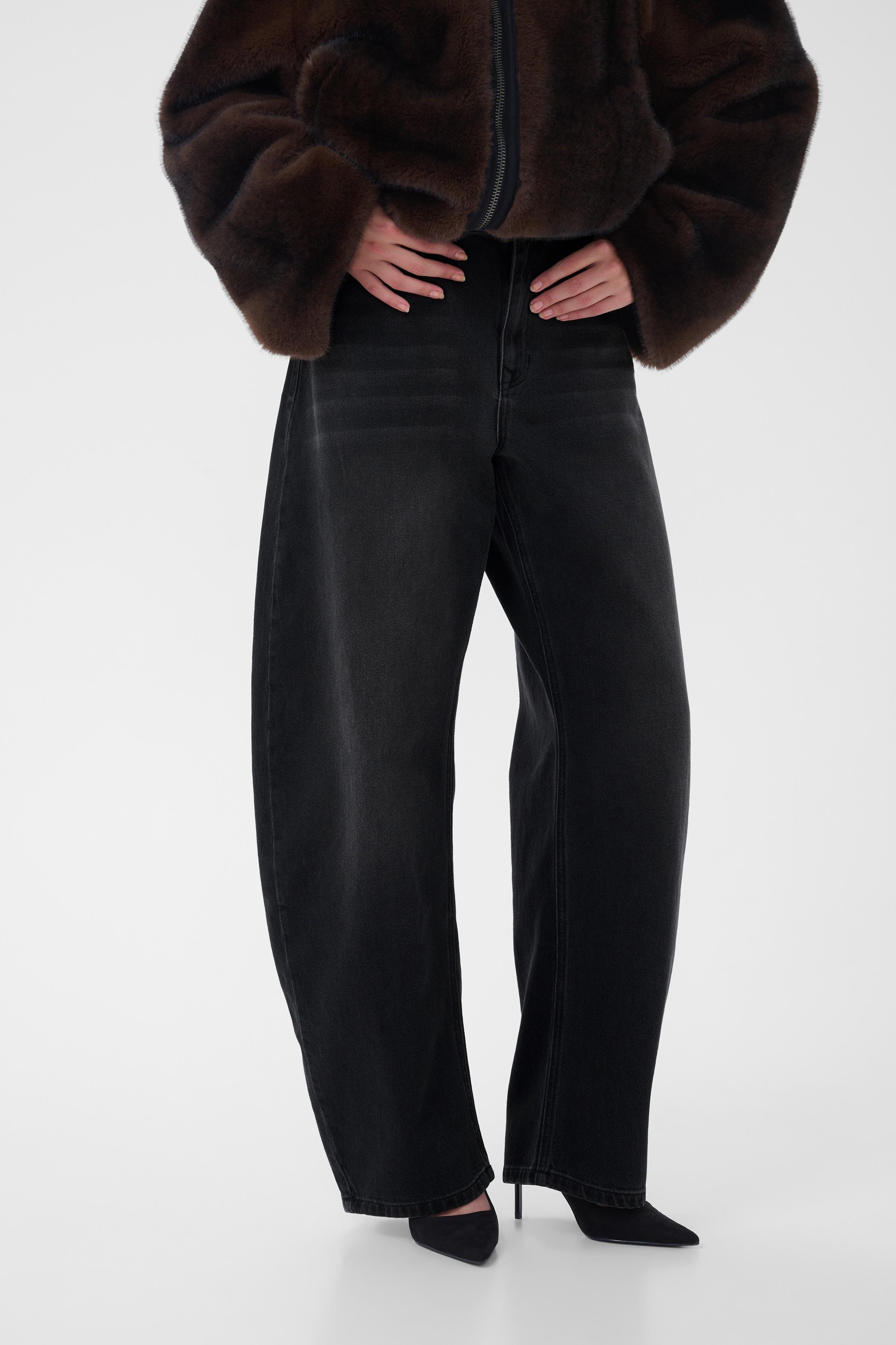 MWRemmie Barrel jeans LOOKBOOK FRONT 10705635-100070