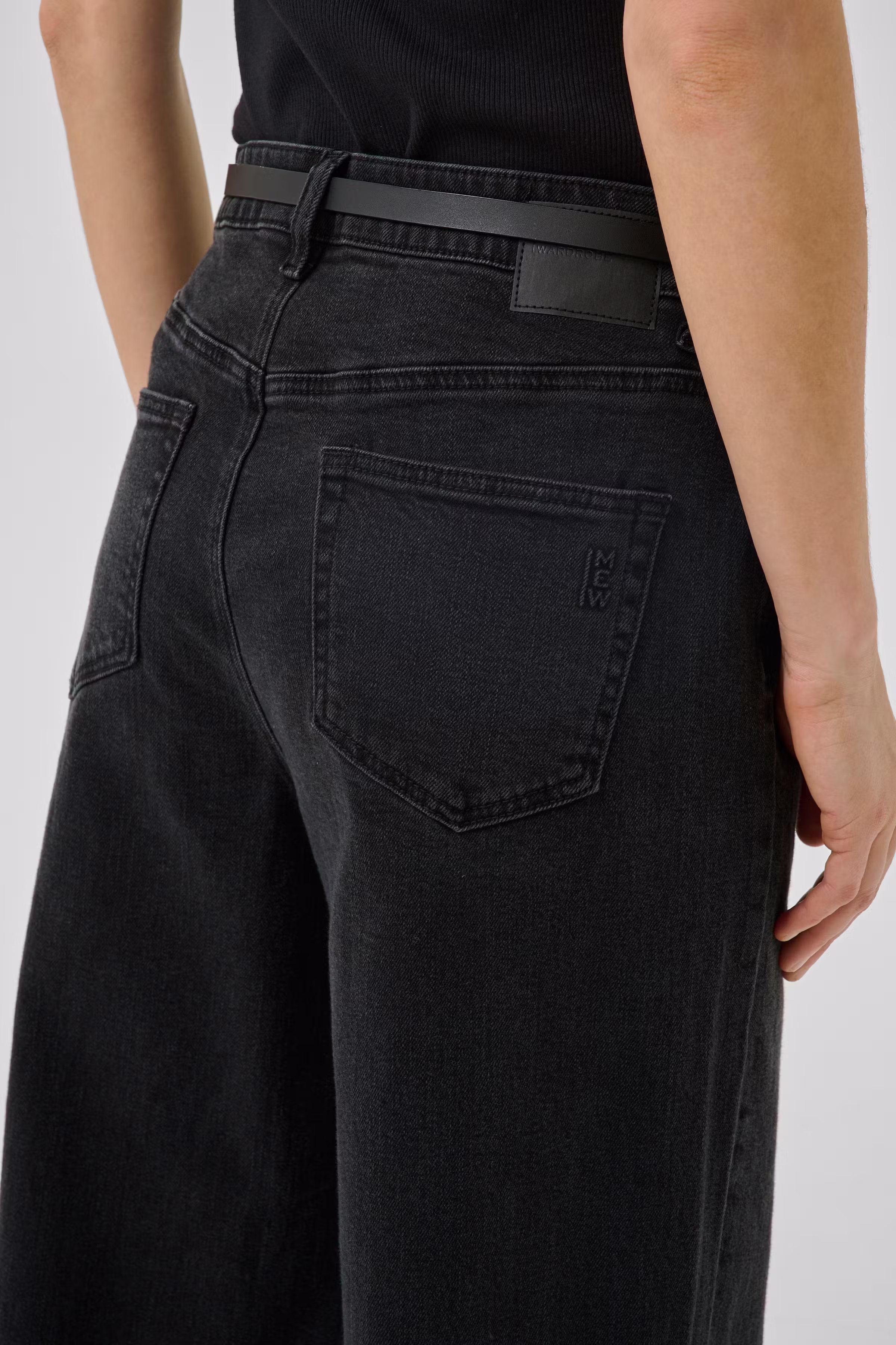 MWAlma X-Wide Jeans LOOKBOOK DETAIL 10705258-100086