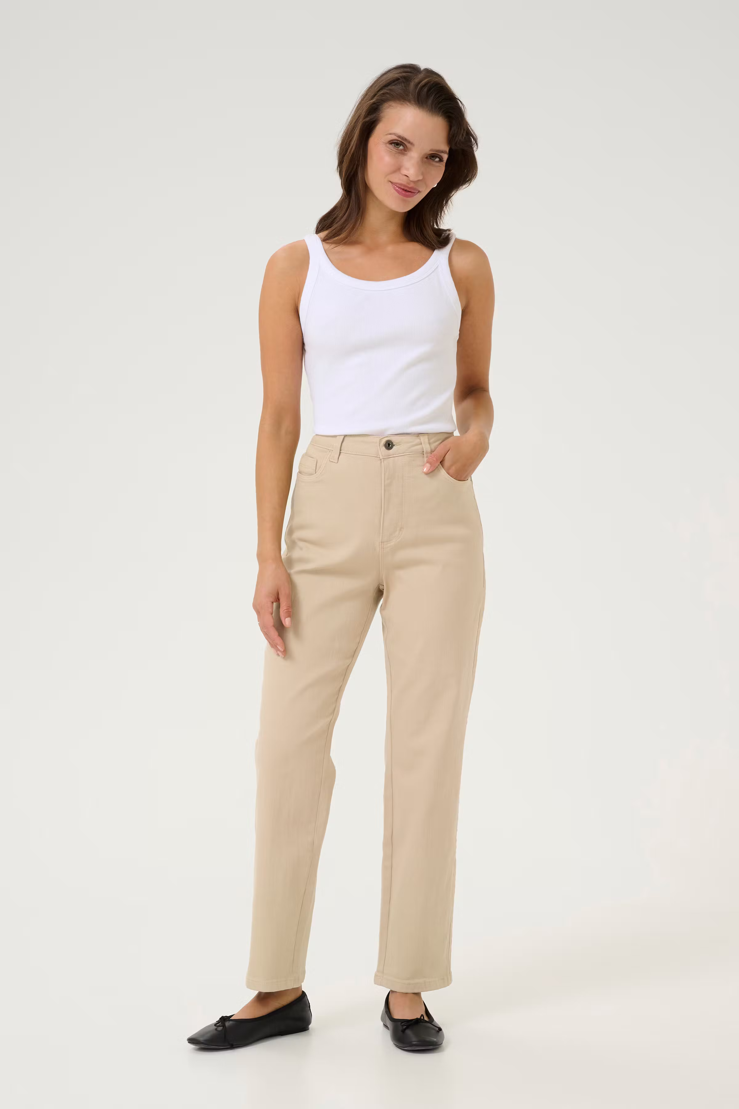 KAzelina Straight Jeans LOOKBOOK FRONT 10506341-151305