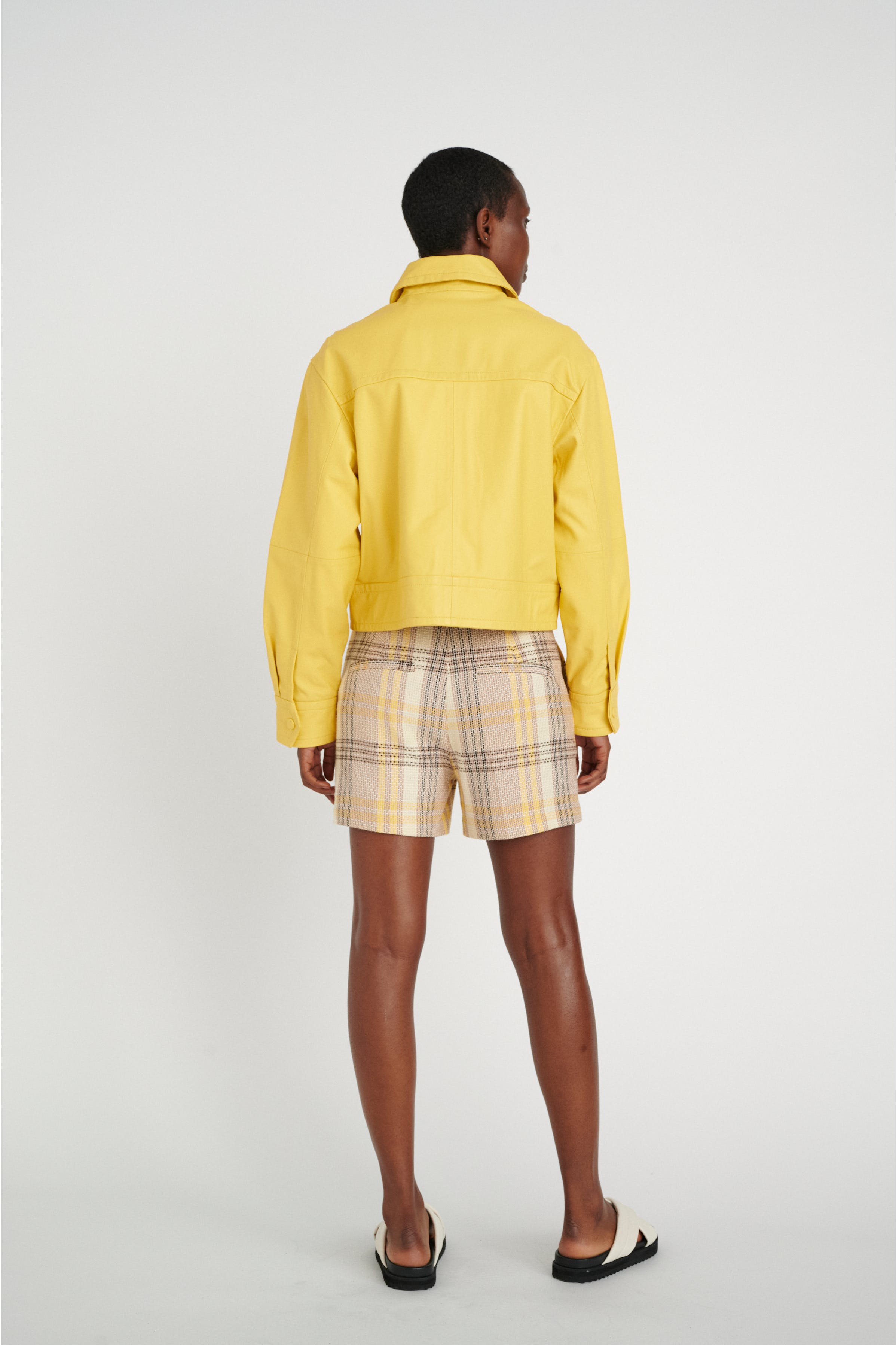 PerleIW Shorts suiting LOOKBOOK BACK 30107123-300371