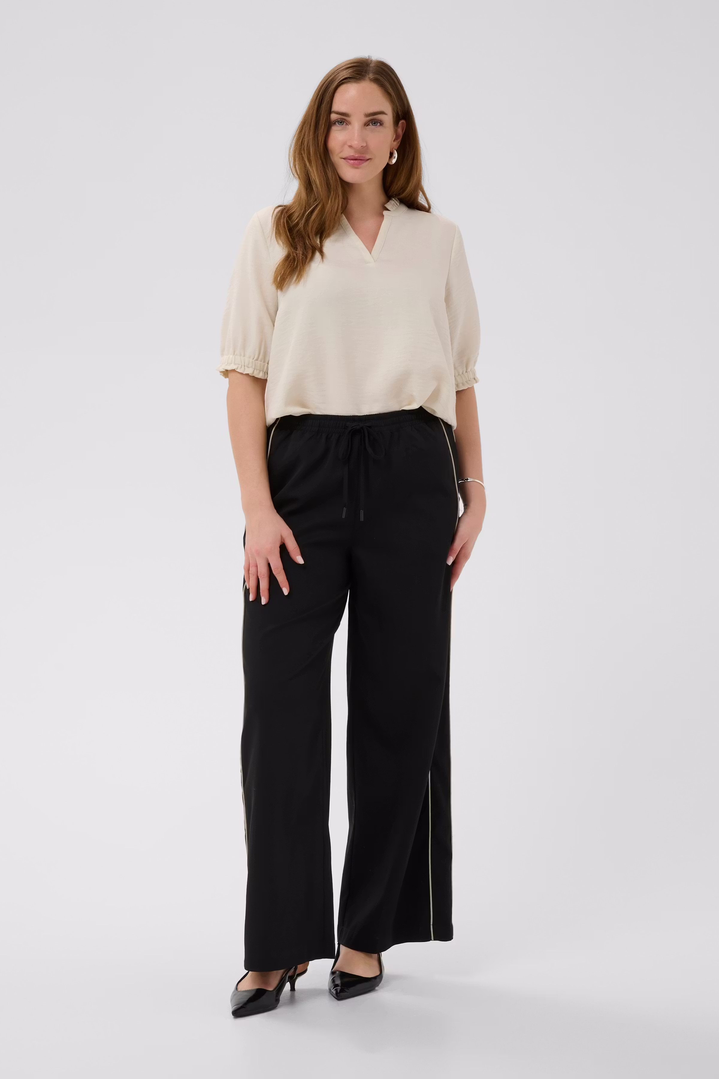 BProsalee Byxor LOOKBOOK FRONT 40200124-100121