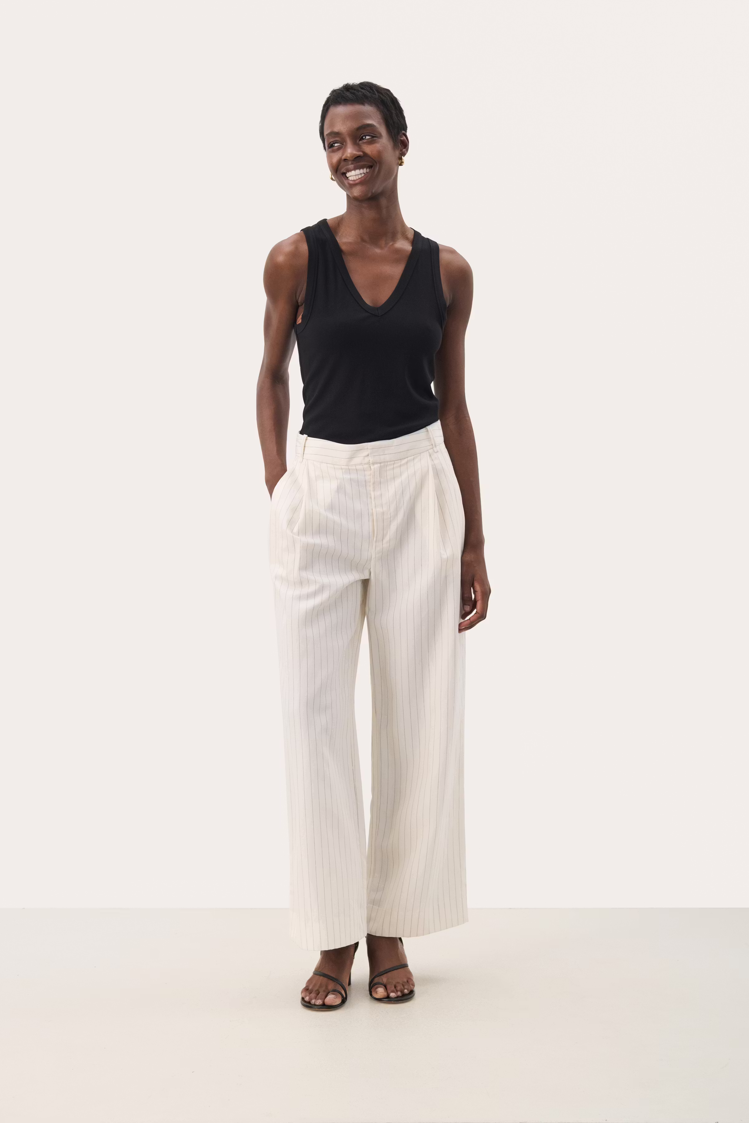 RabiaPW Hose LOOKBOOK FRONT 30309595-303910