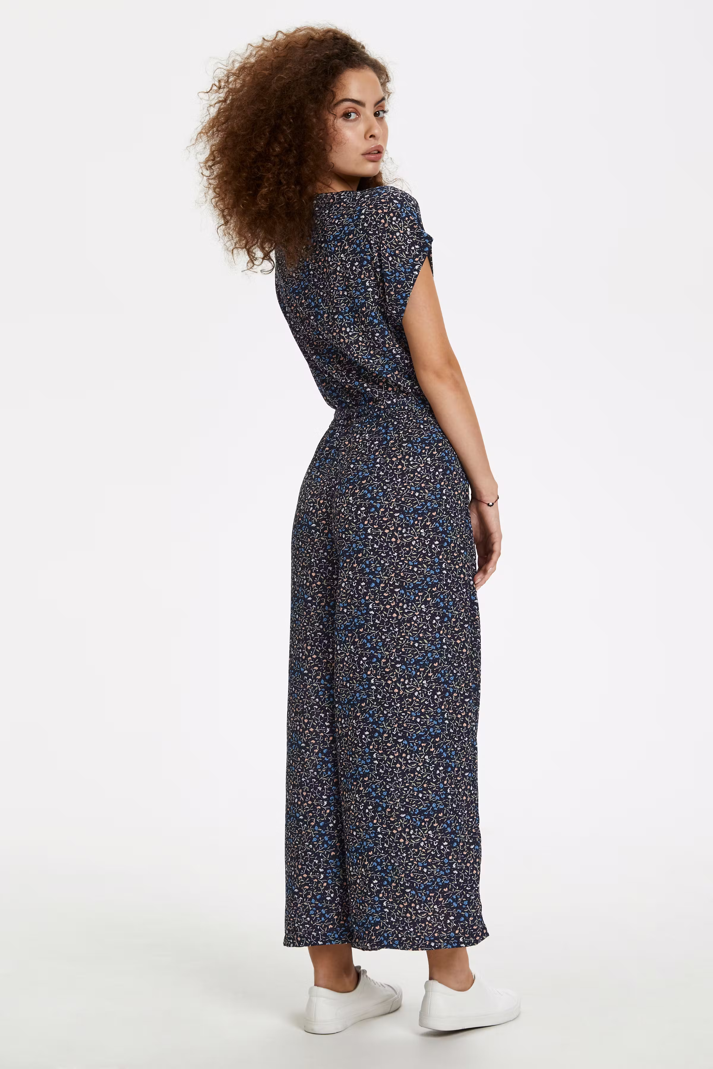 KAilona Overall LOOKBOOK BACK 10504127-52737