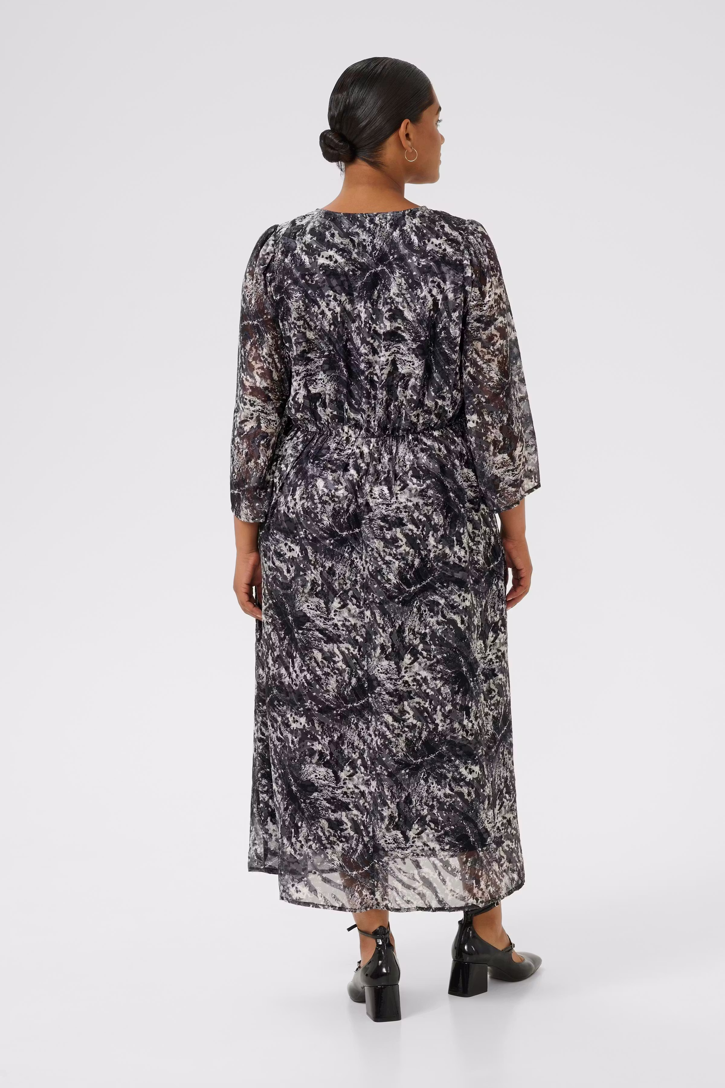 KCalicia Kjole LOOKBOOK BACK 10583692-108203