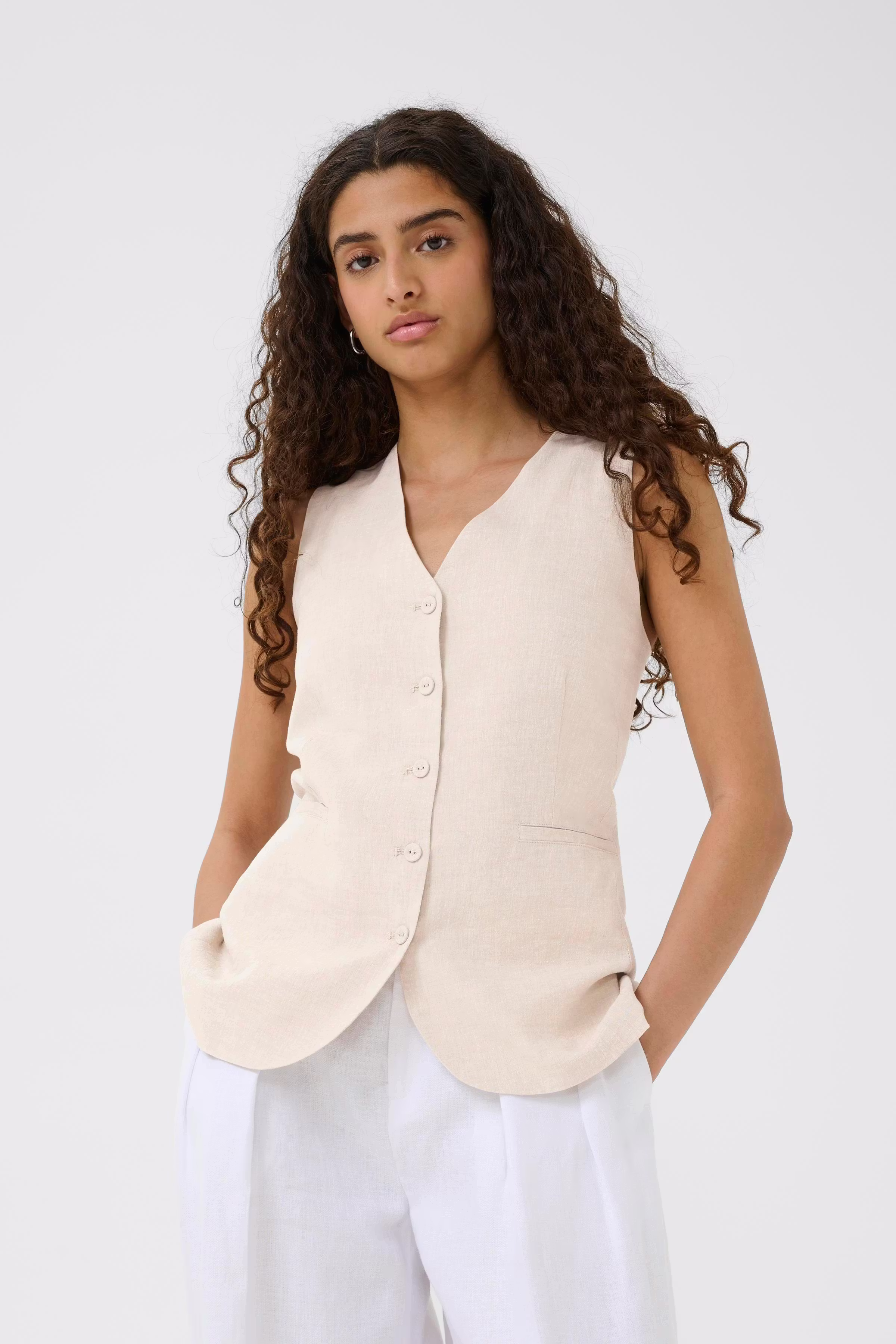 FaridaIW Linen Waistcoat LOOKBOOK FRONT 30110439-1304031