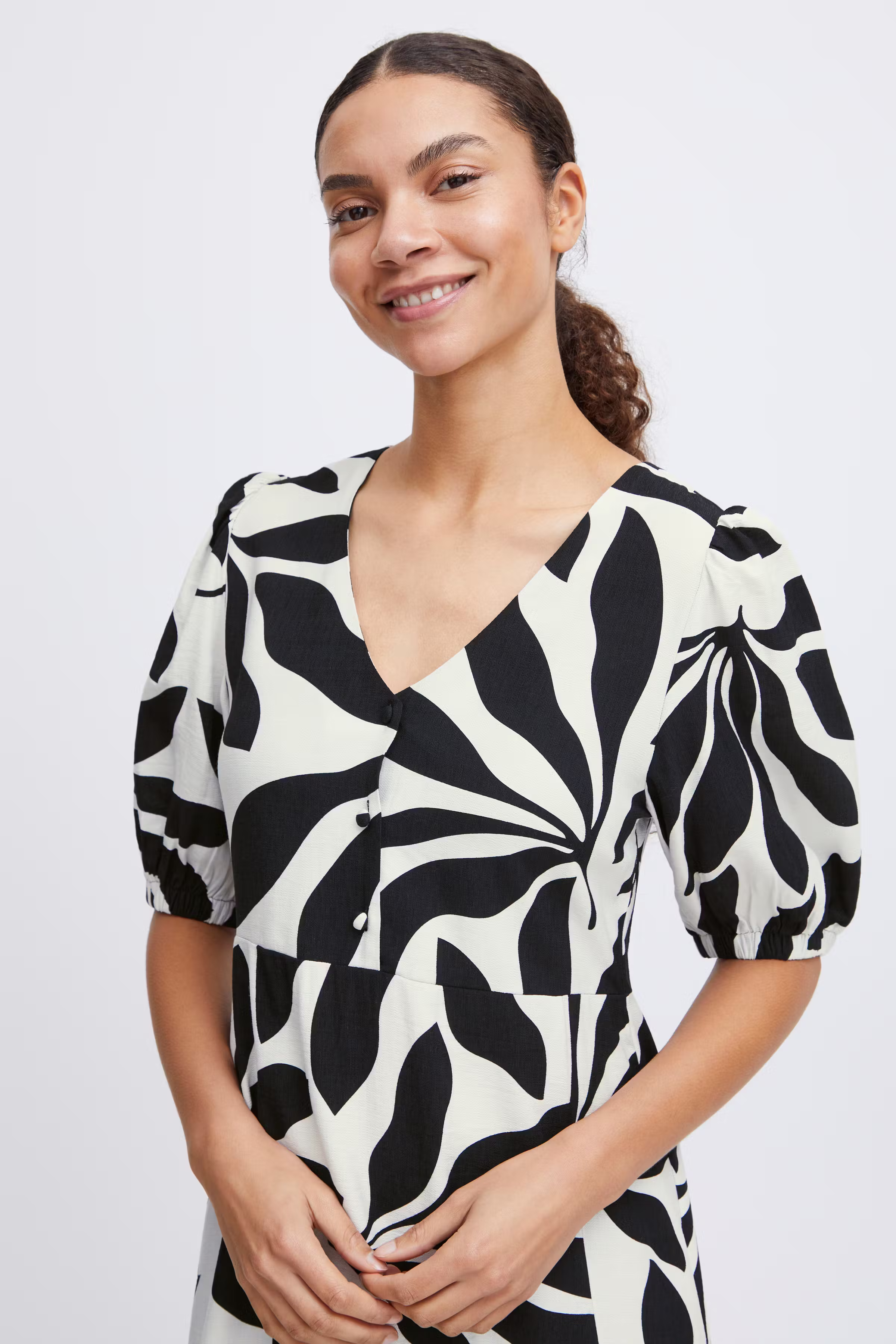 BYJANINA Kjole LOOKBOOK DETAIL 20814900-203167