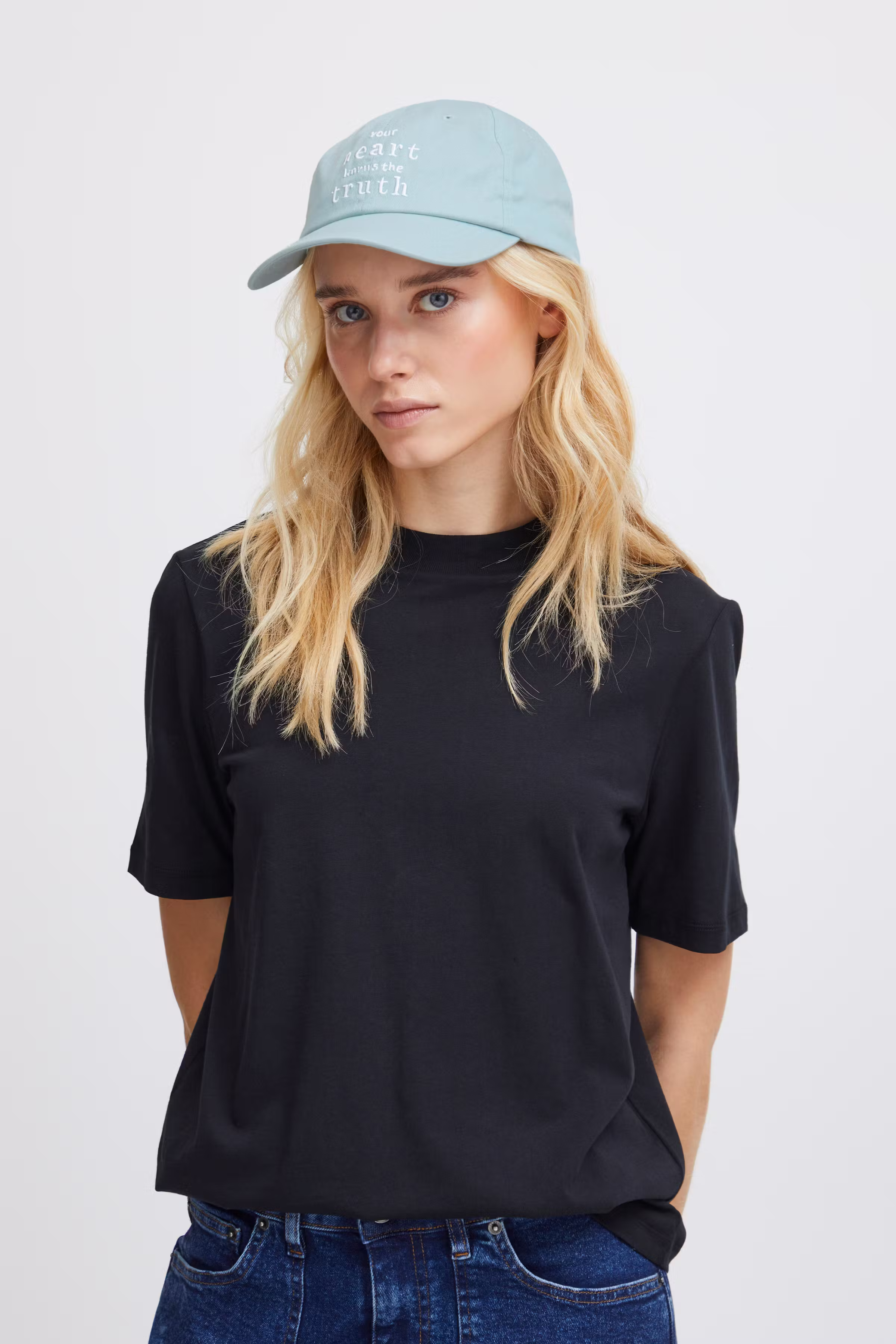 IAKIM Hut LOOKBOOK FRONT 20120541-144506