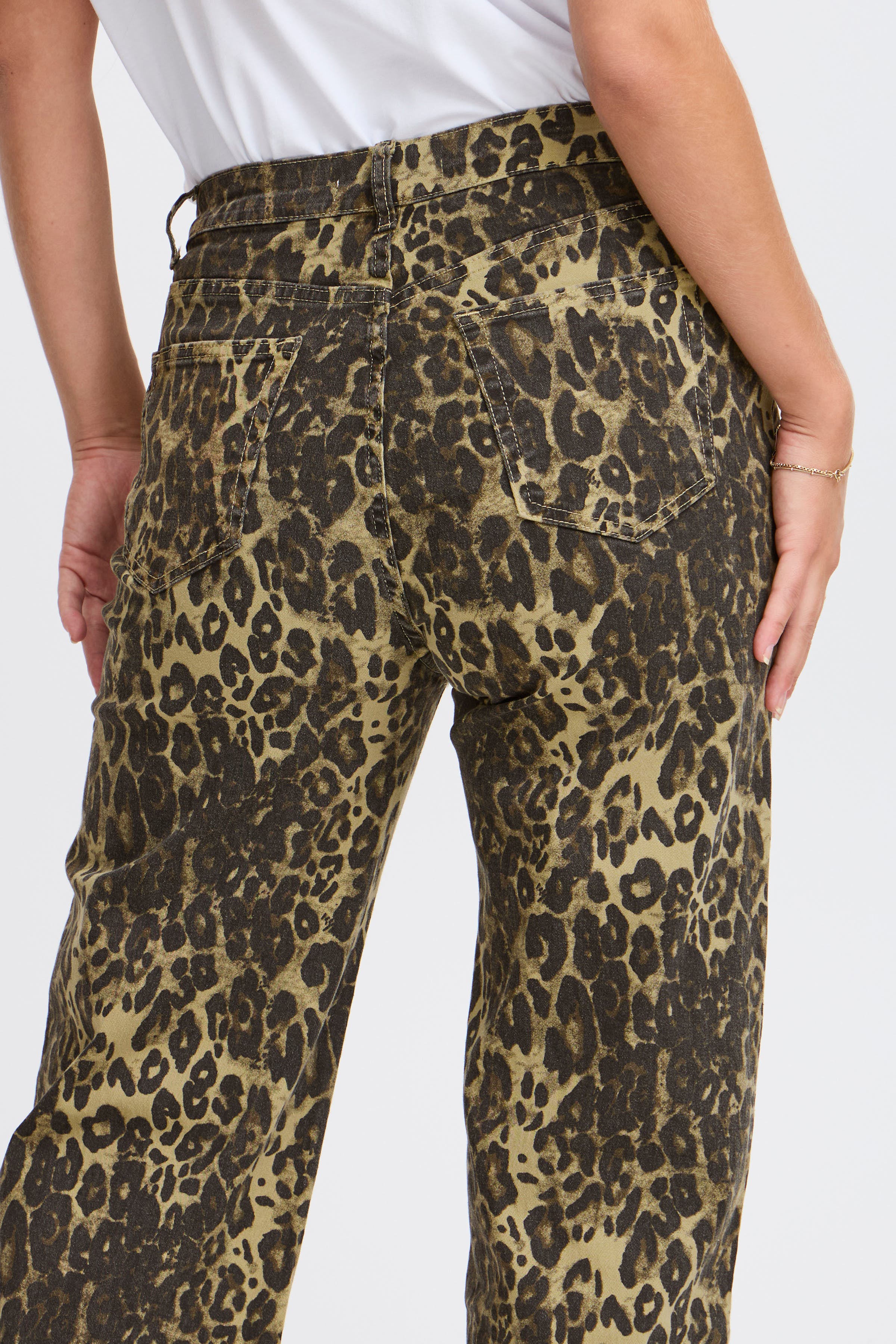 SBAKARA Jeans LOOKBOOK DETAIL 22100755-203533