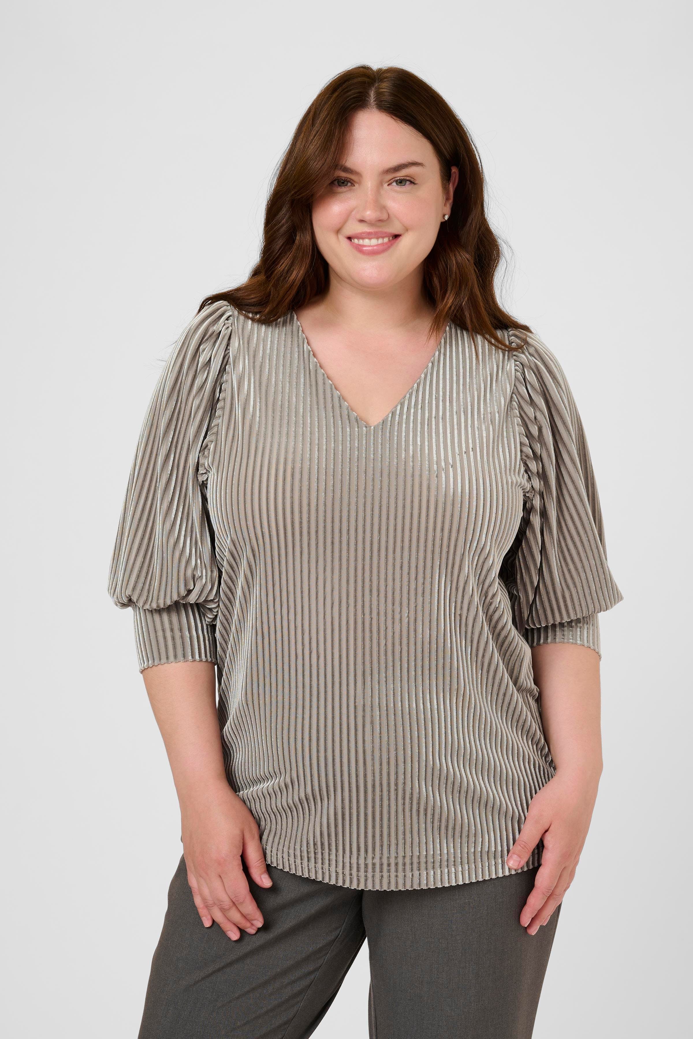 KCcacanna Velour Blouse LOOKBOOK FRONT 10581210-170000