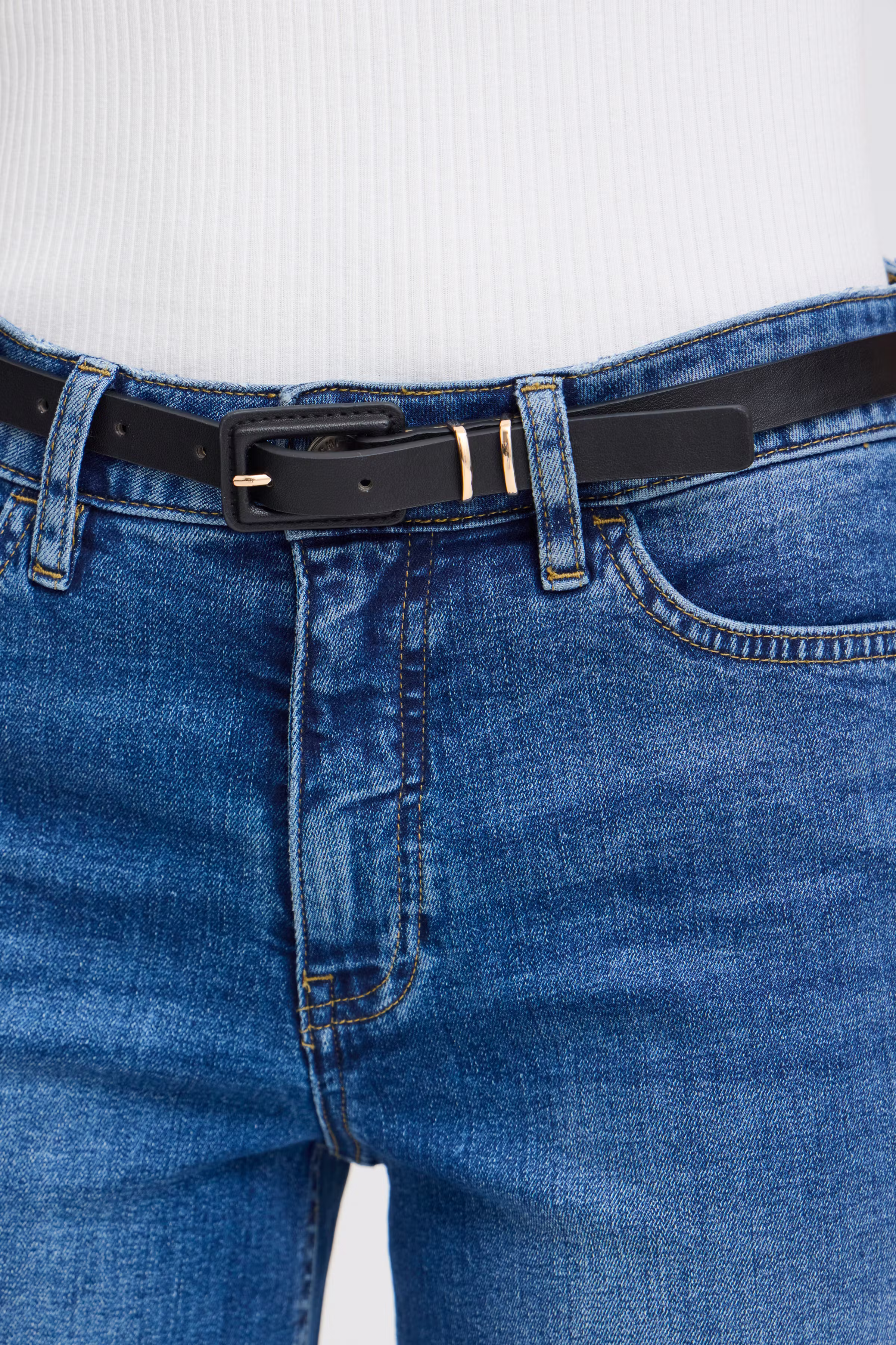 IAKAPIA Bælte LOOKBOOK FRONT 20121725-194008