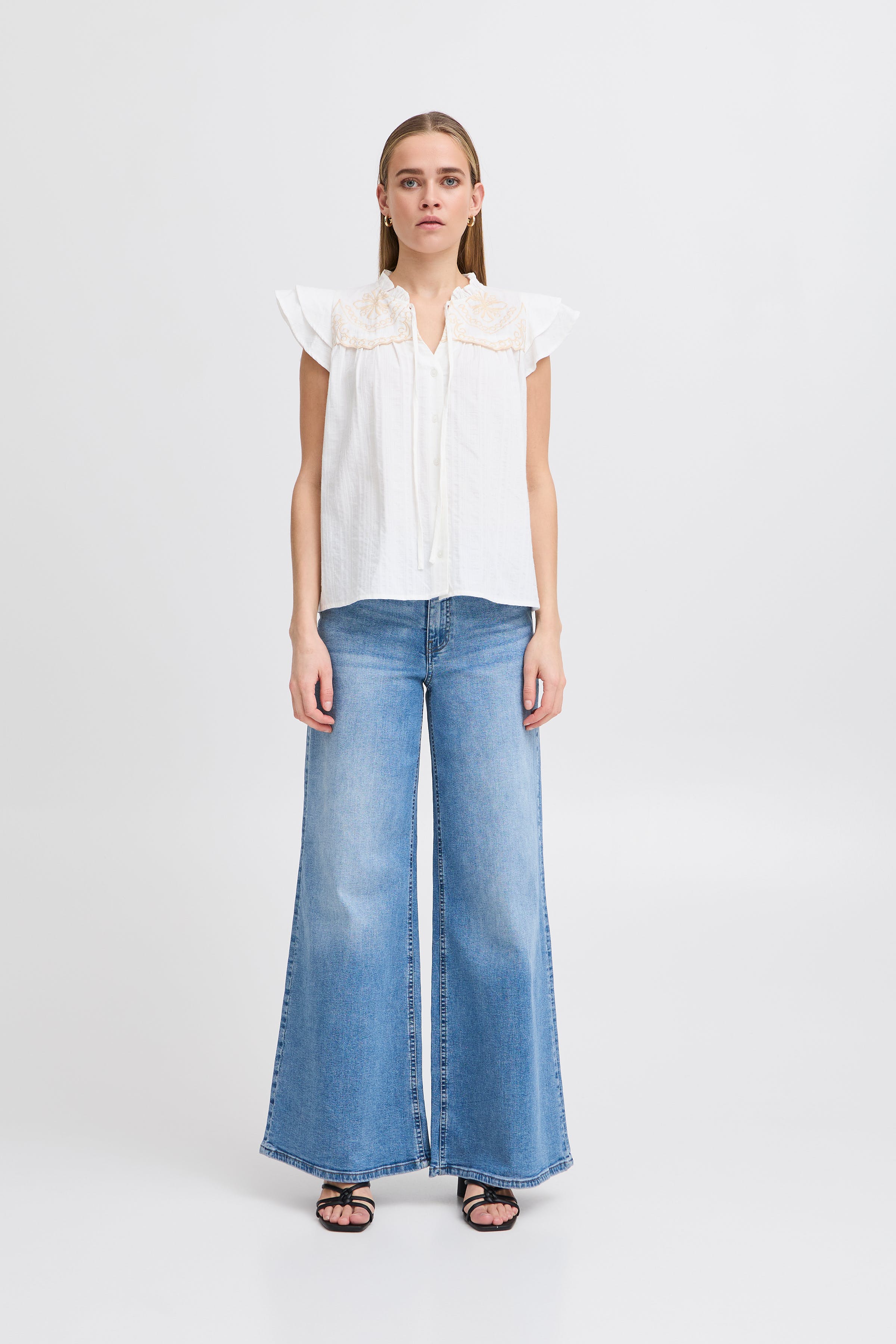 IHGAELLE Kortermet bluse LOOKBOOK FRONT 20122784-114201