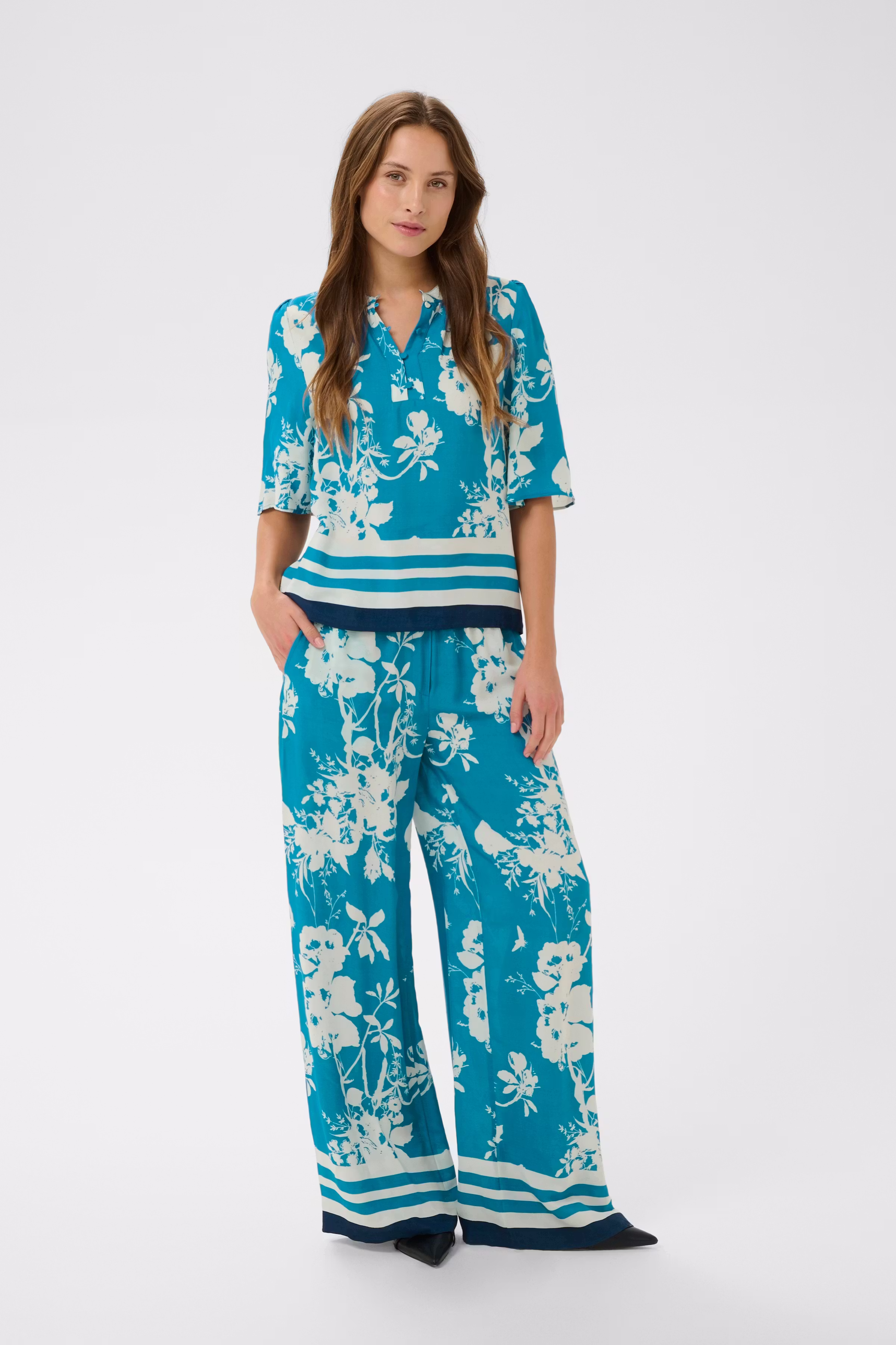 RashedaSZ Bluse LOOKBOOK FRONT 30515065-304890