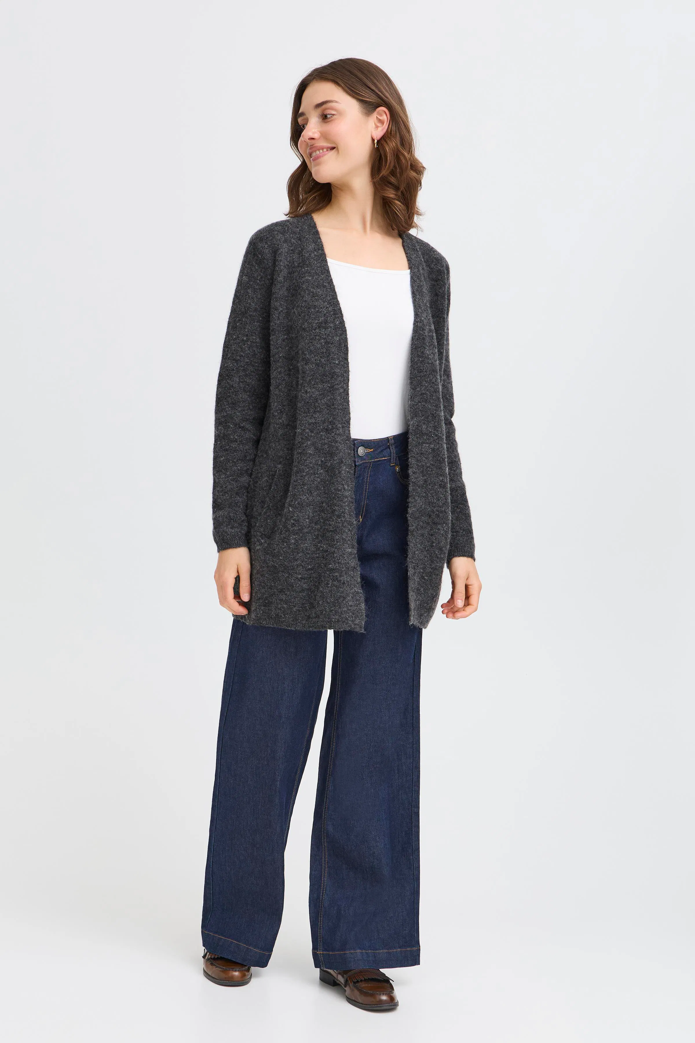 FRSANNY Cardigan LOOKBOOK FRONT 20617060-1806011