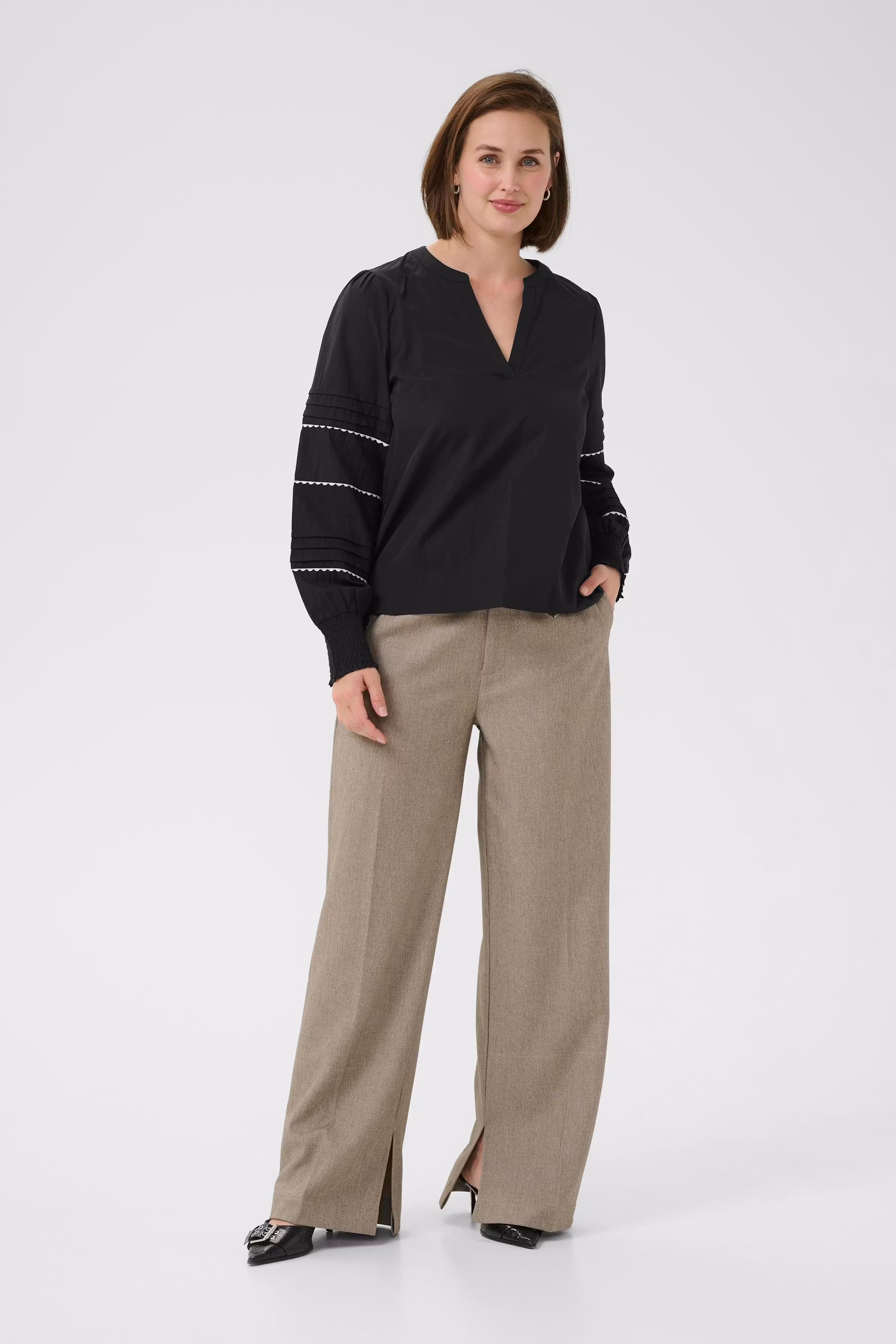 KAapril Bluse LOOKBOOK FRONT 10510264-100121