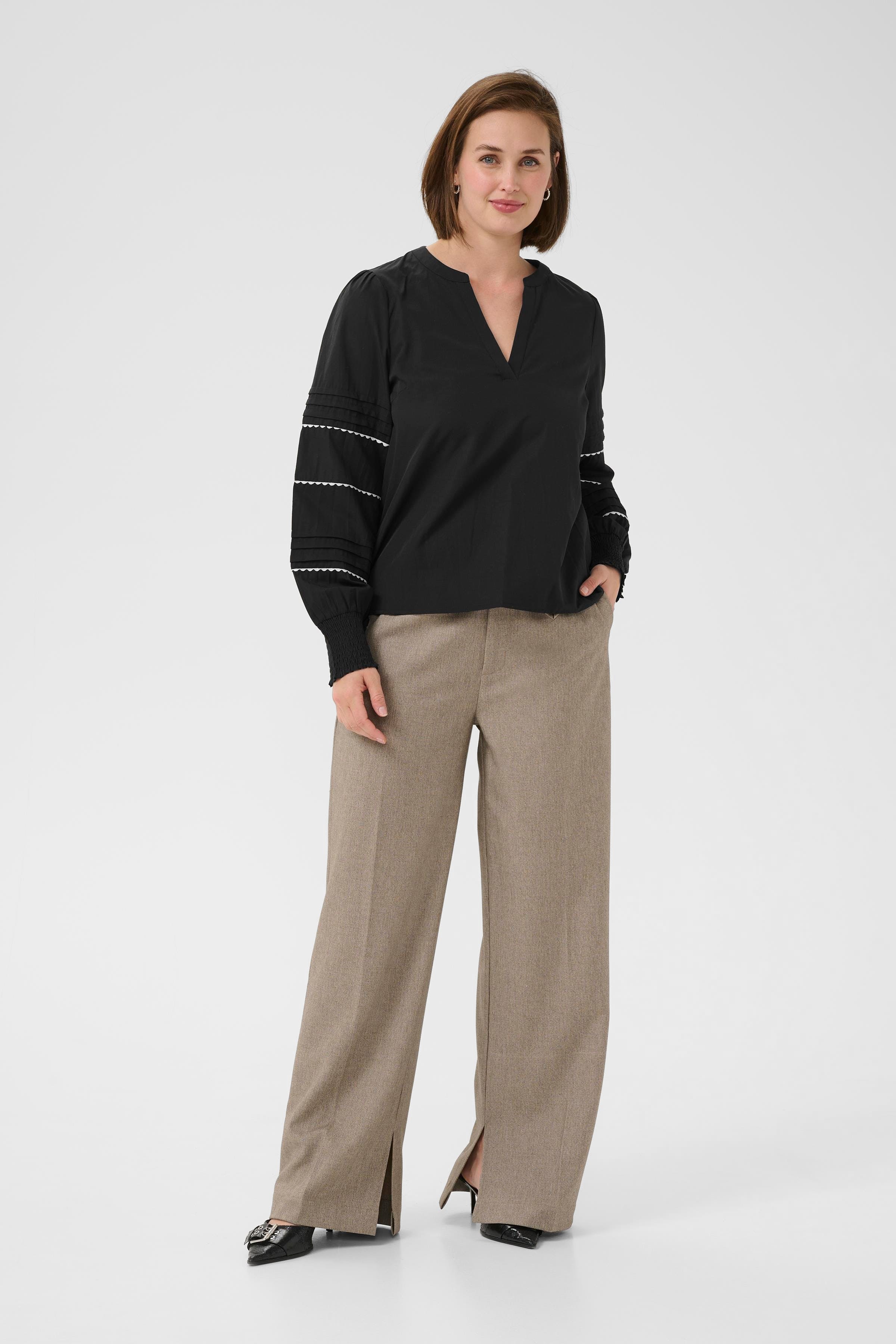 KAapril Bluse LOOKBOOK FRONT 10510264-100121